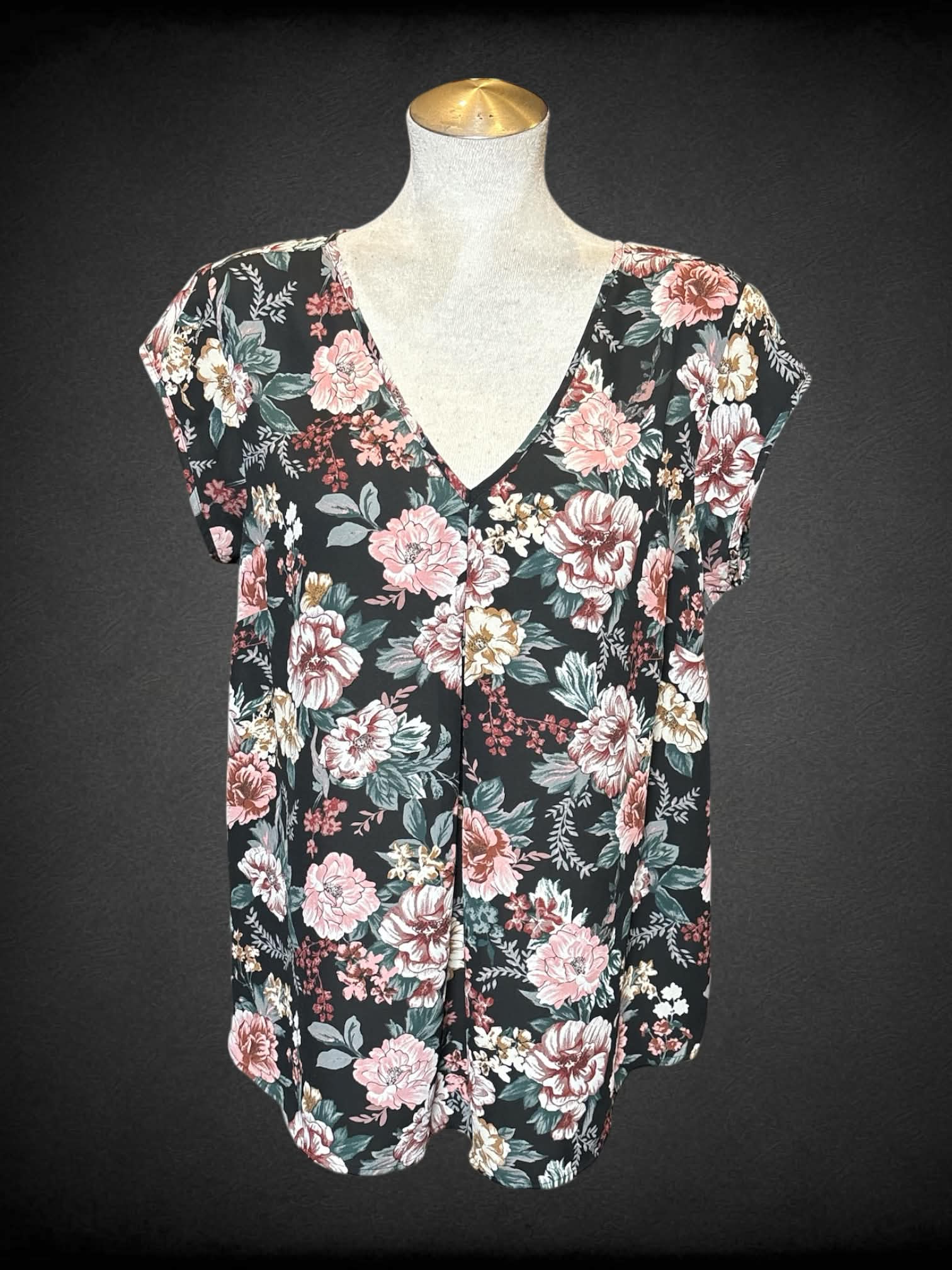 L Halogen black short sleeve top with floral design, and horizontal strap on back