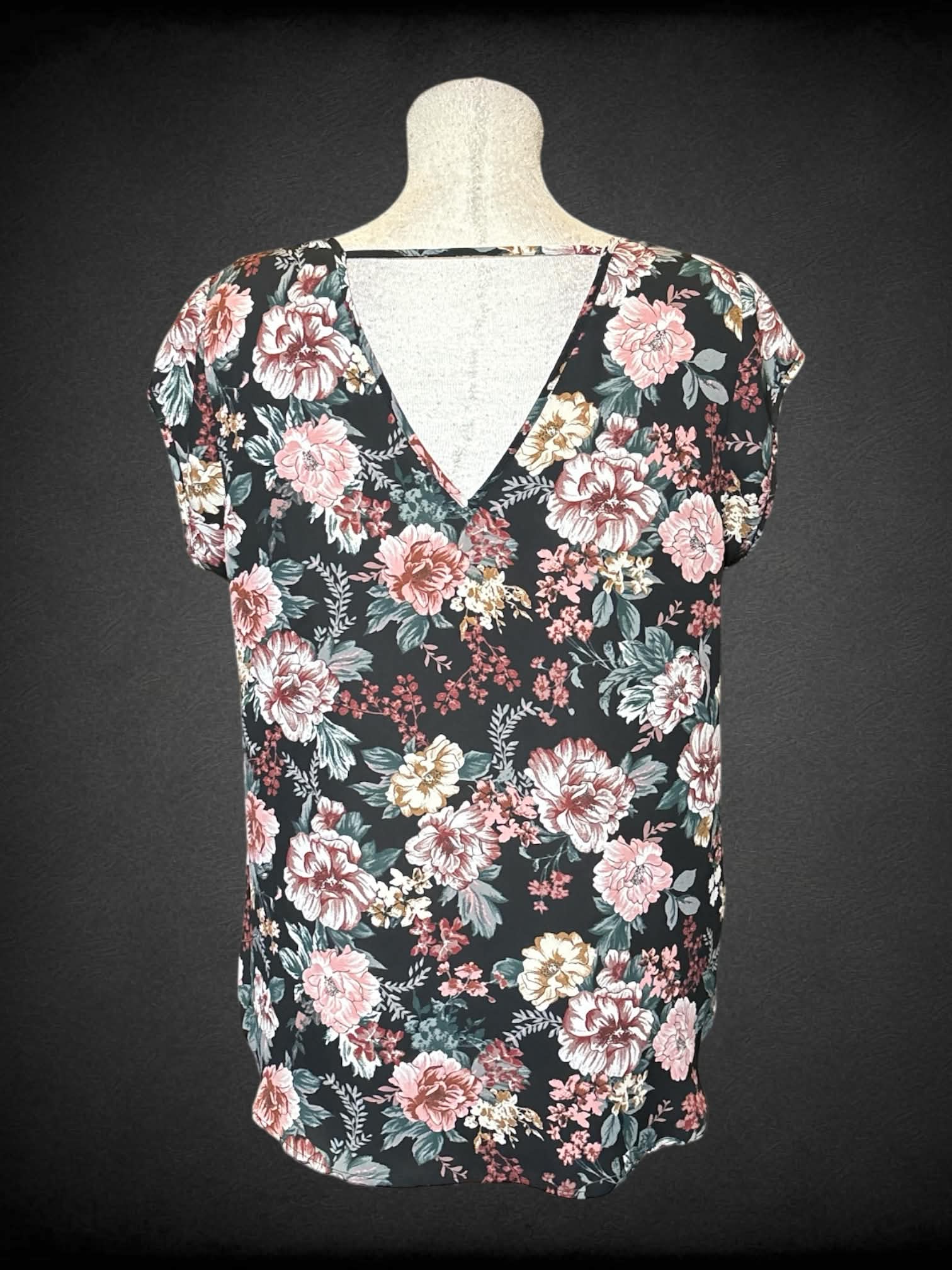 L Halogen black short sleeve top with floral design, and horizontal strap on back