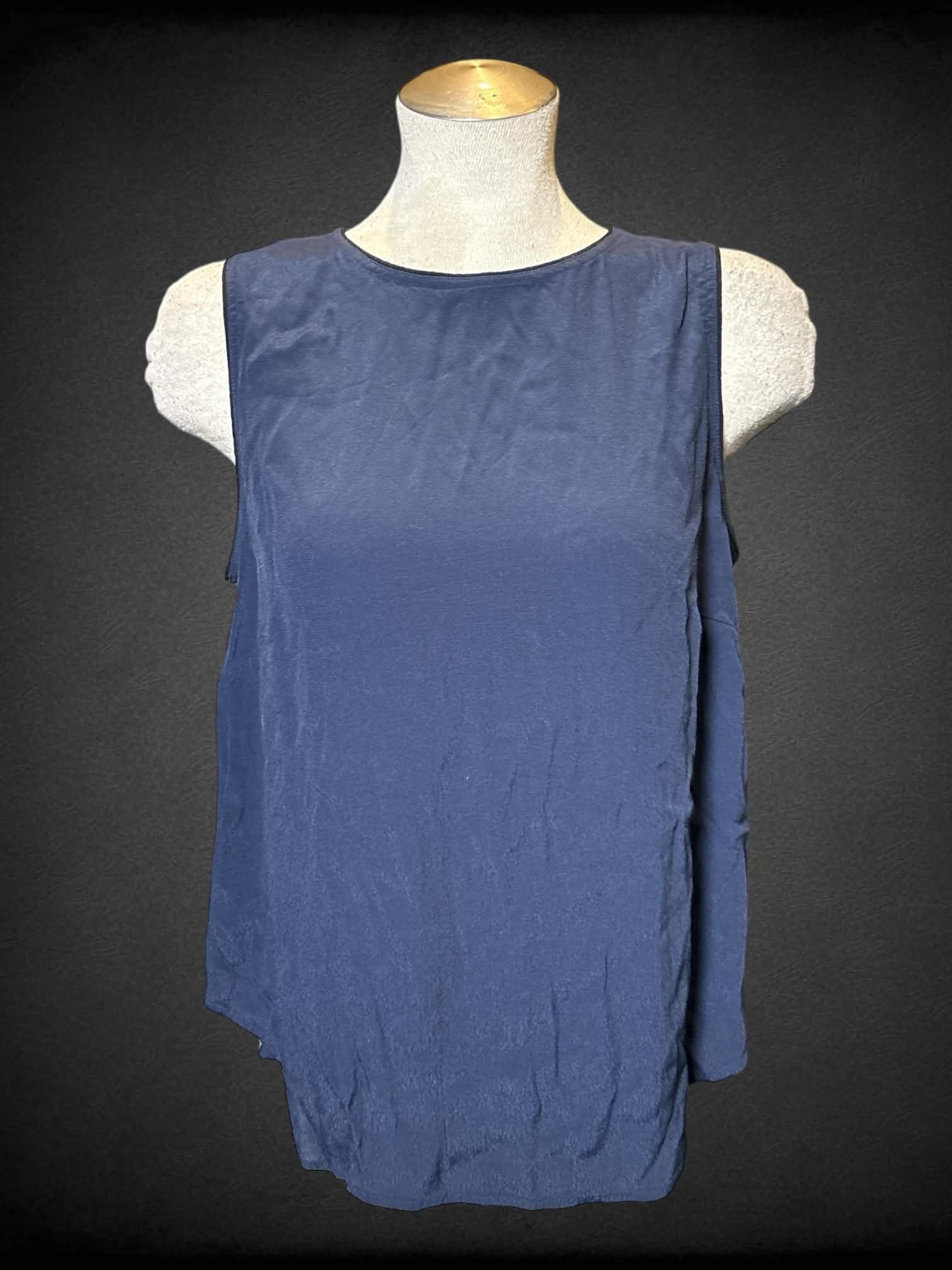 L Boden navy blue sleeveless cropped top with zipper on back