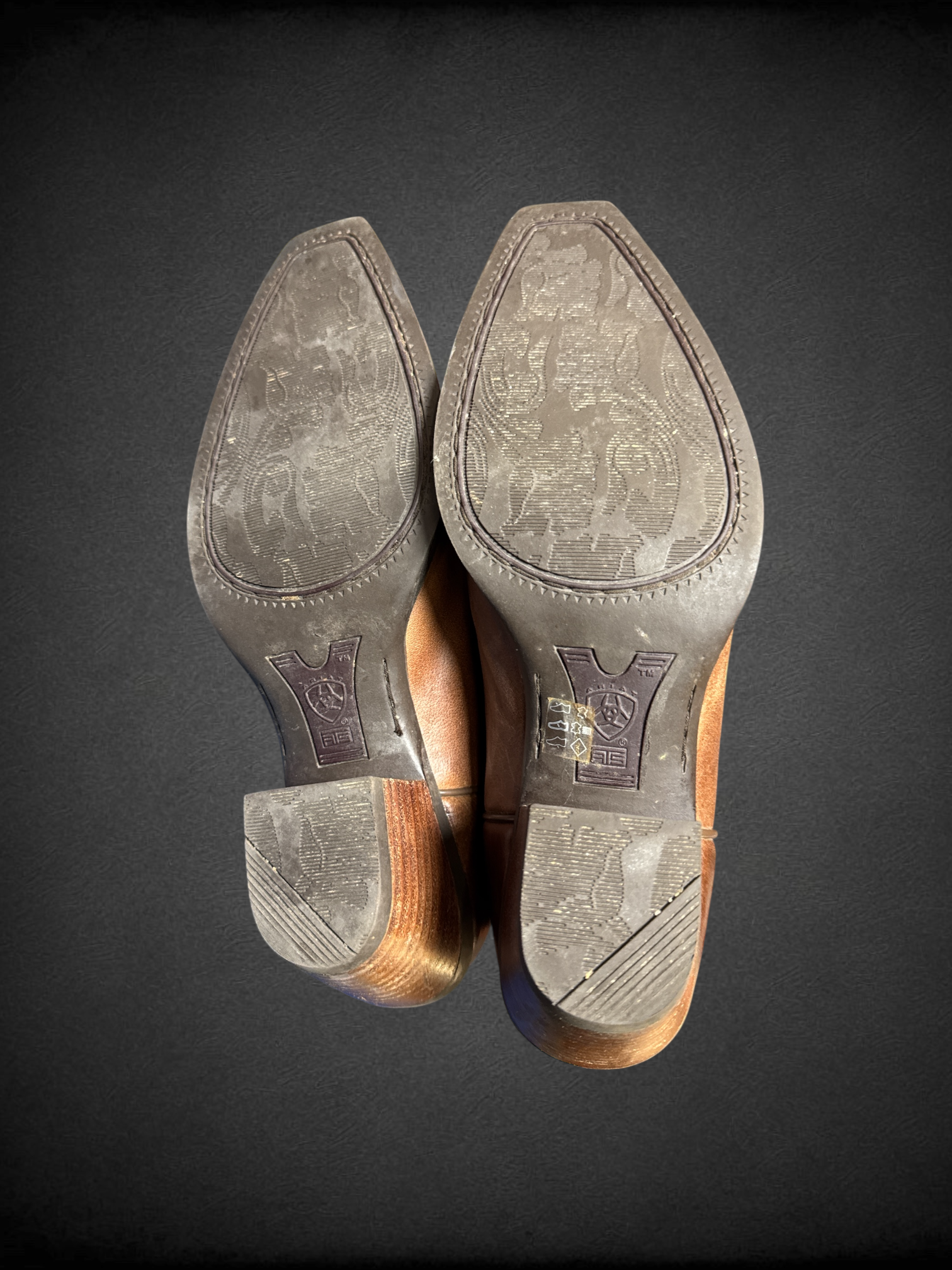 Size 8.5 Ariat Women's Round Up Bliss Western Boots with full-grain leather and intricate cutouts
