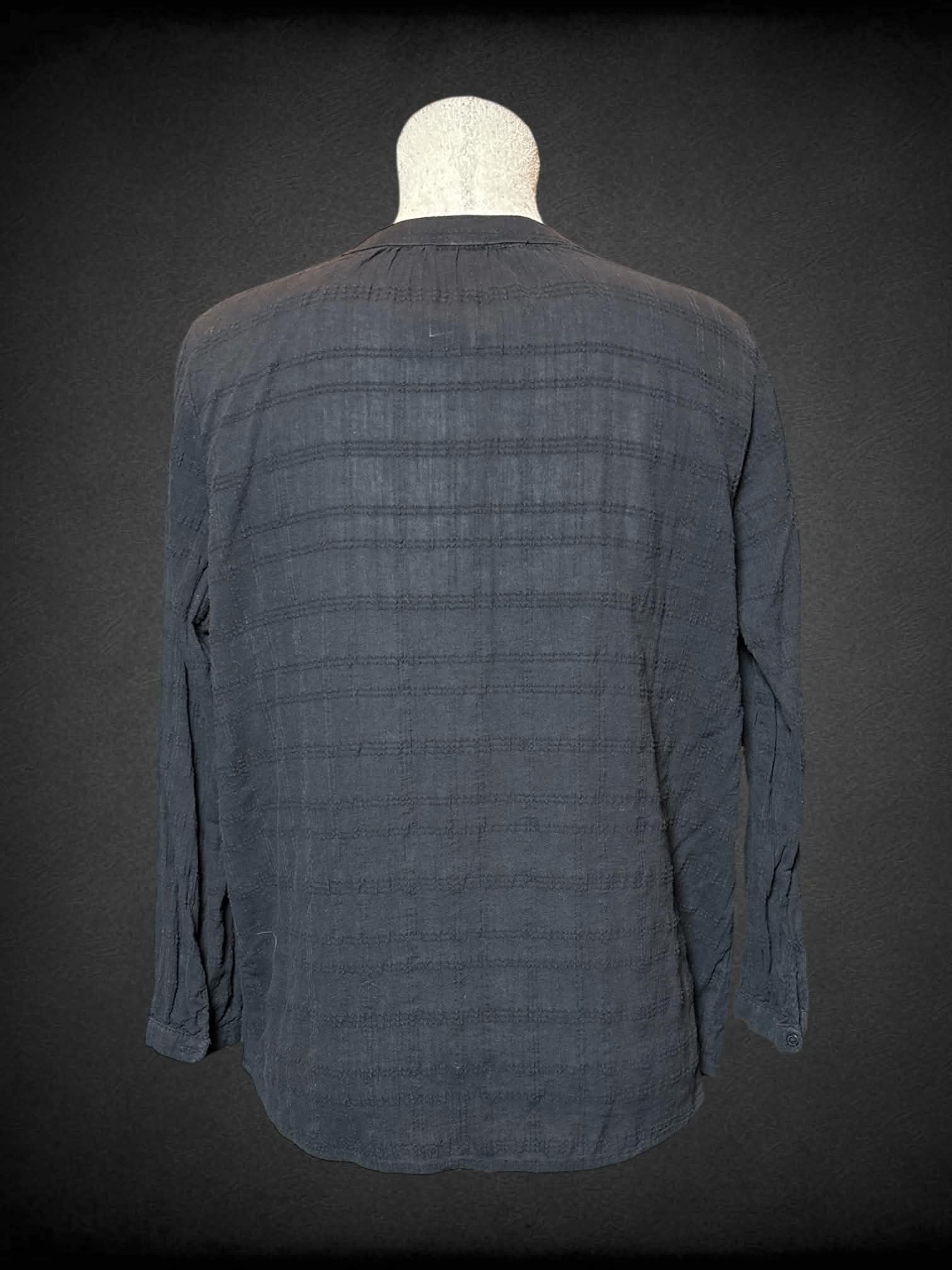 L Old Navy black long sleeve waffle kit top with v neck