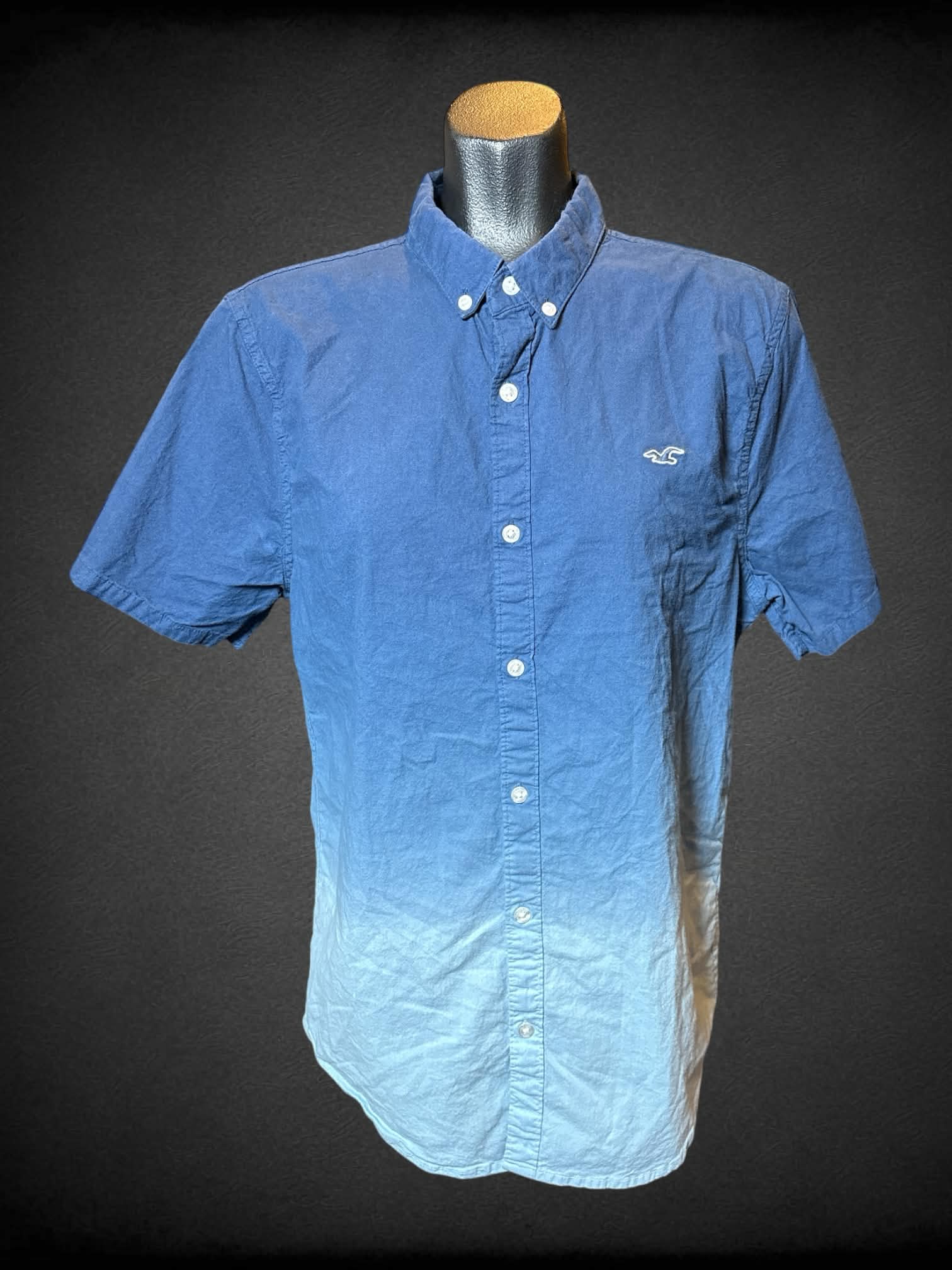 M Hollister navy blue to light blue ombré short sleeve button down