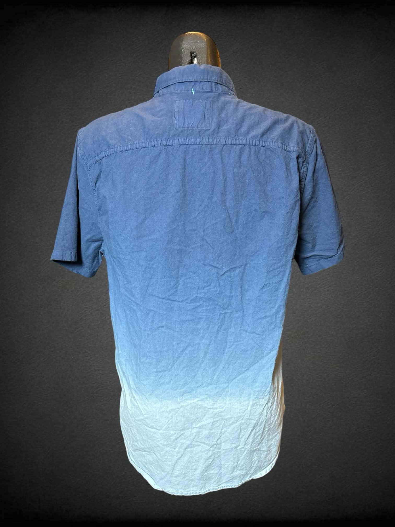 M Hollister navy blue to light blue ombré short sleeve button down