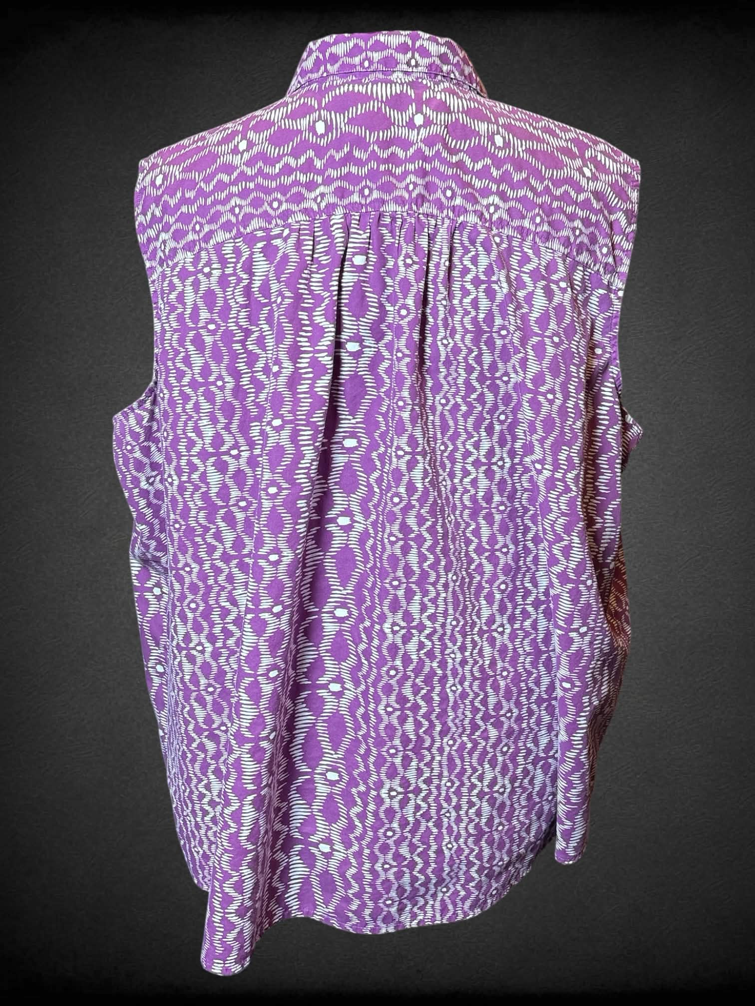 5X Roamans purple and white abstract wavy line designed sleeveless button up