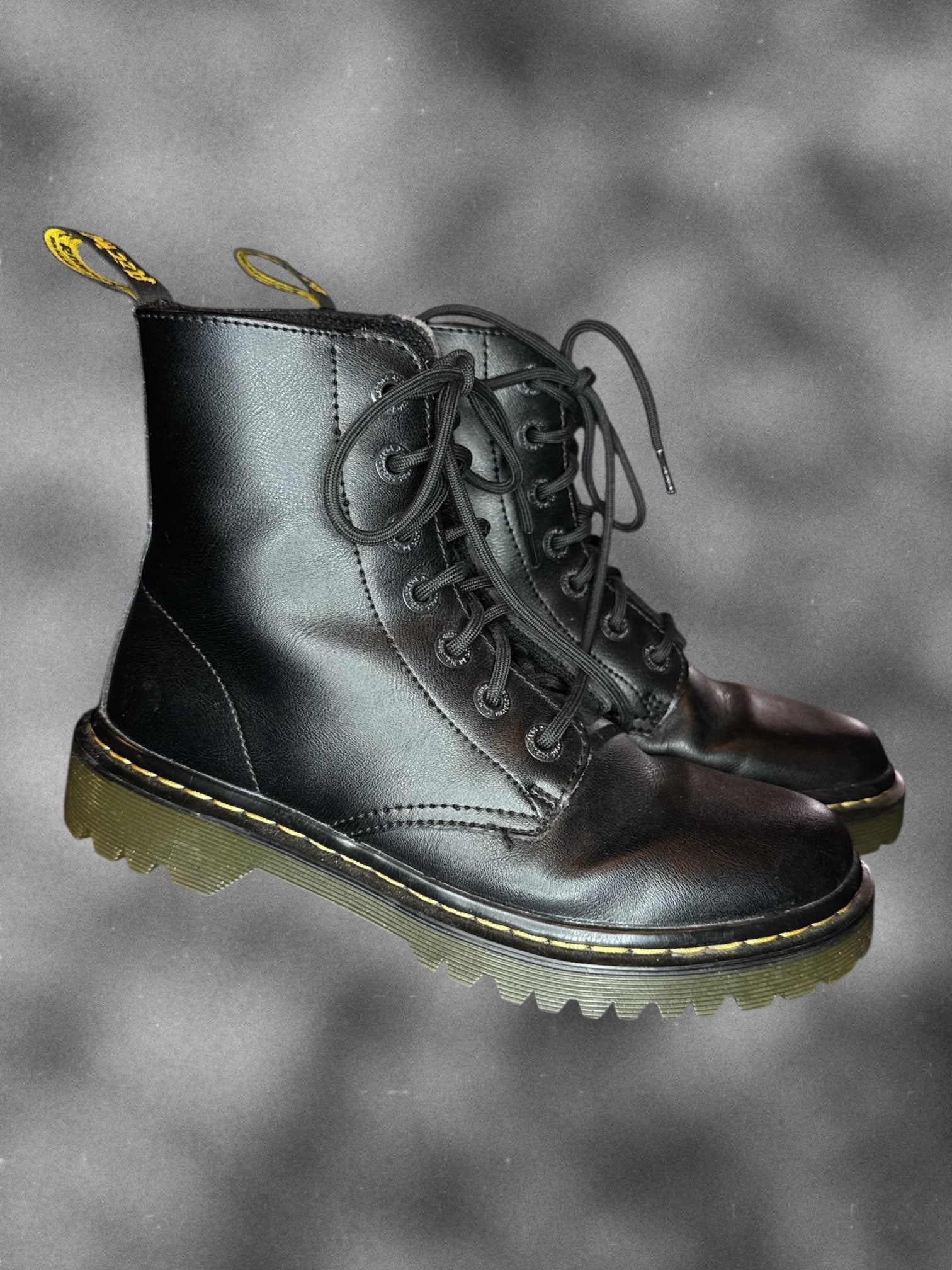 Size 6 US L Dr. Martens Luana 7-Eye combat boot
