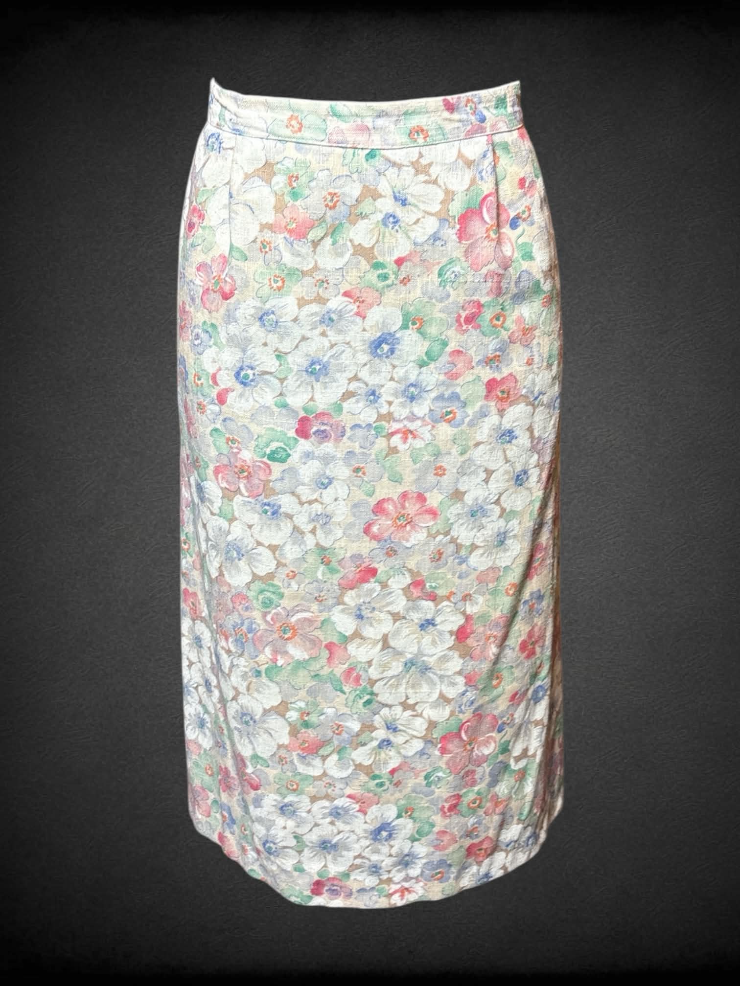 M Beacon St vintage tan floral skirt with zipper/clasp on back, and pockets