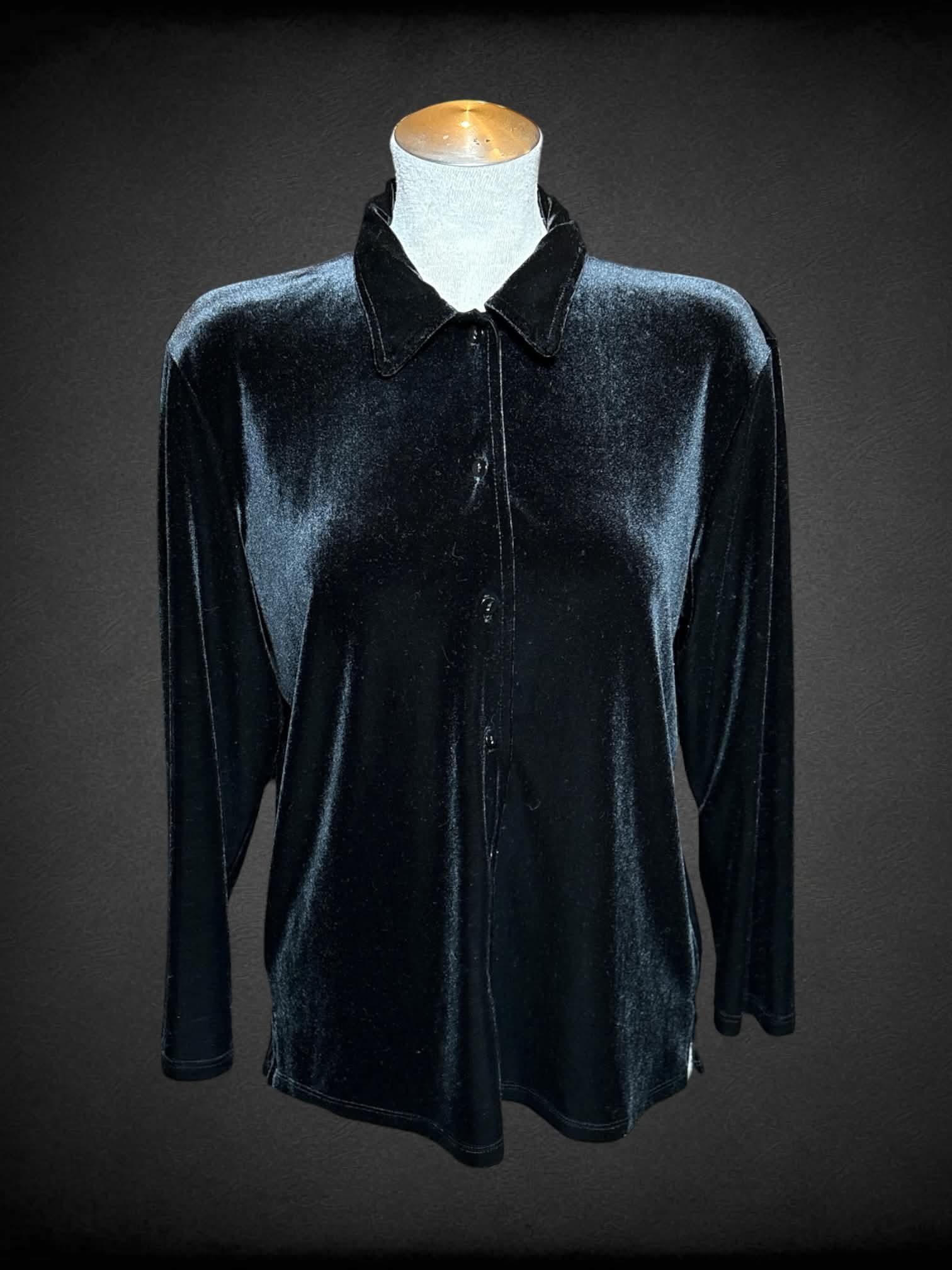 L Notations black long sleeve velvet button up