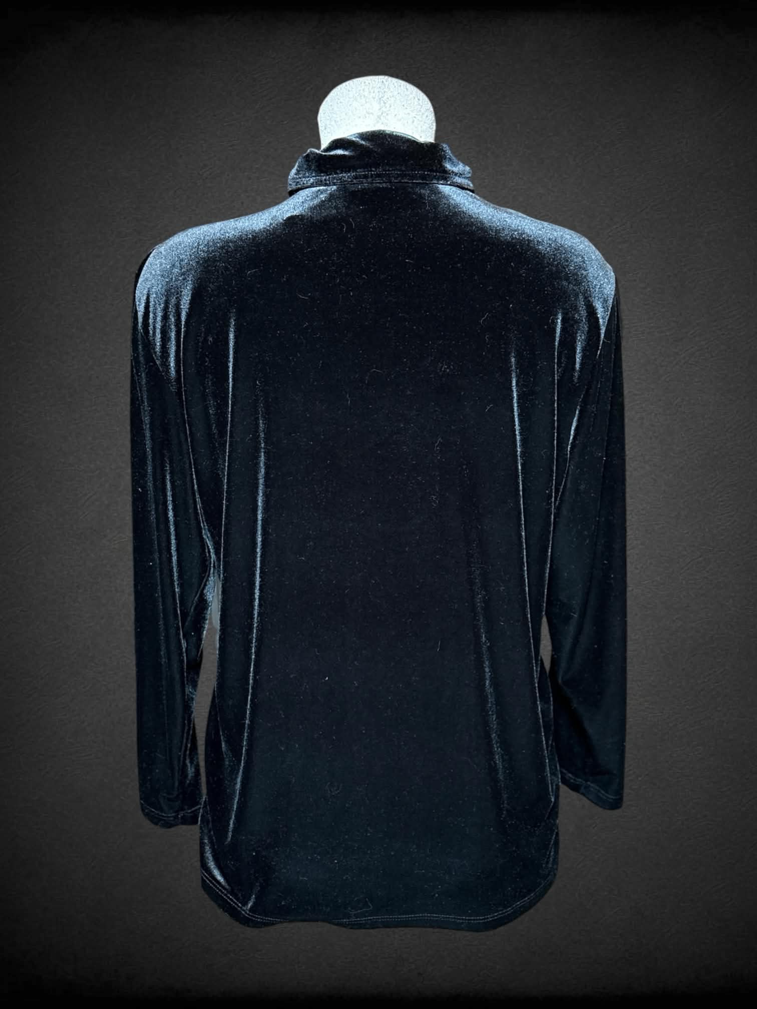 L Notations black long sleeve velvet button up