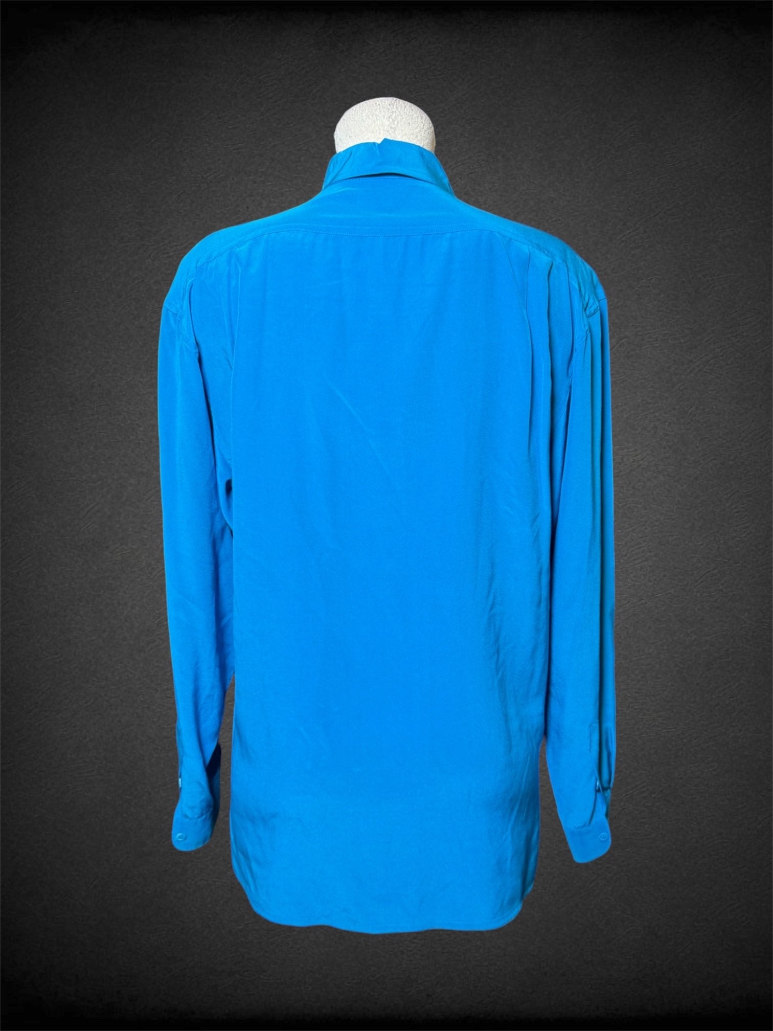 L Liz Claiborne vintage light blue long sleeve button up with two front pockets