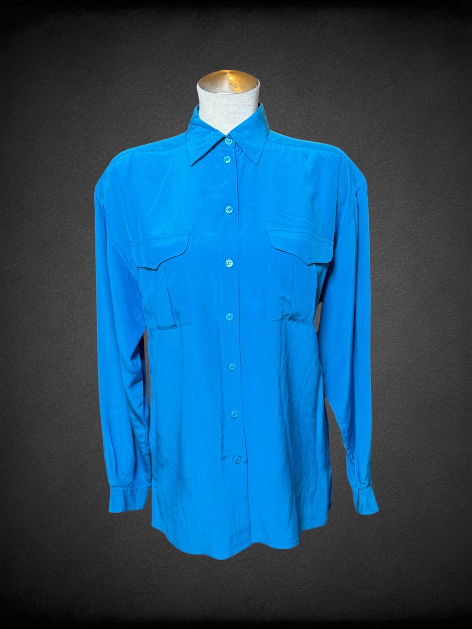 L Liz Claiborne vintage light blue long sleeve button up with two front pockets