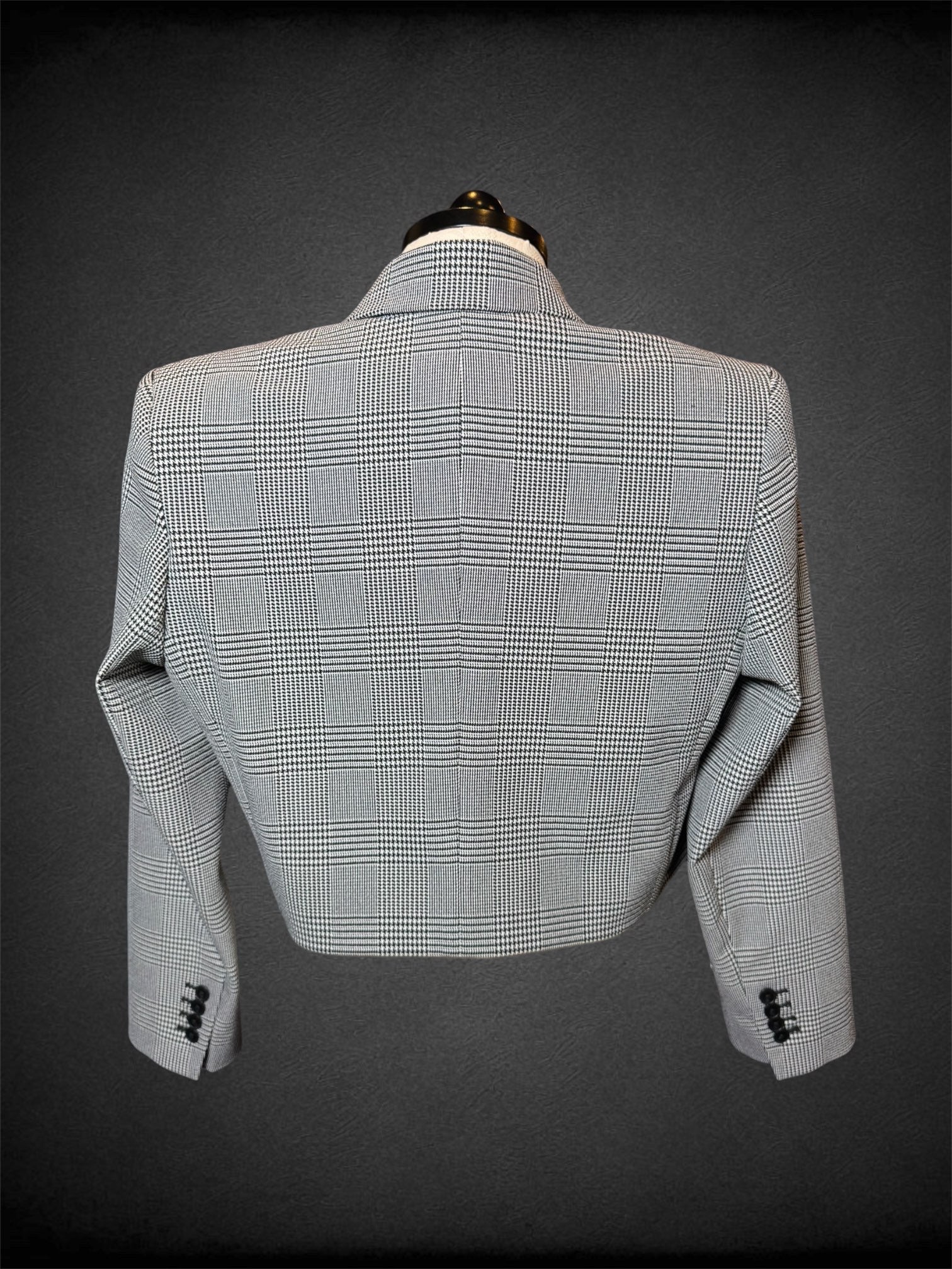 XL Express black and white houndstooth cropped blazer with shoulder pads, and one chest pocket