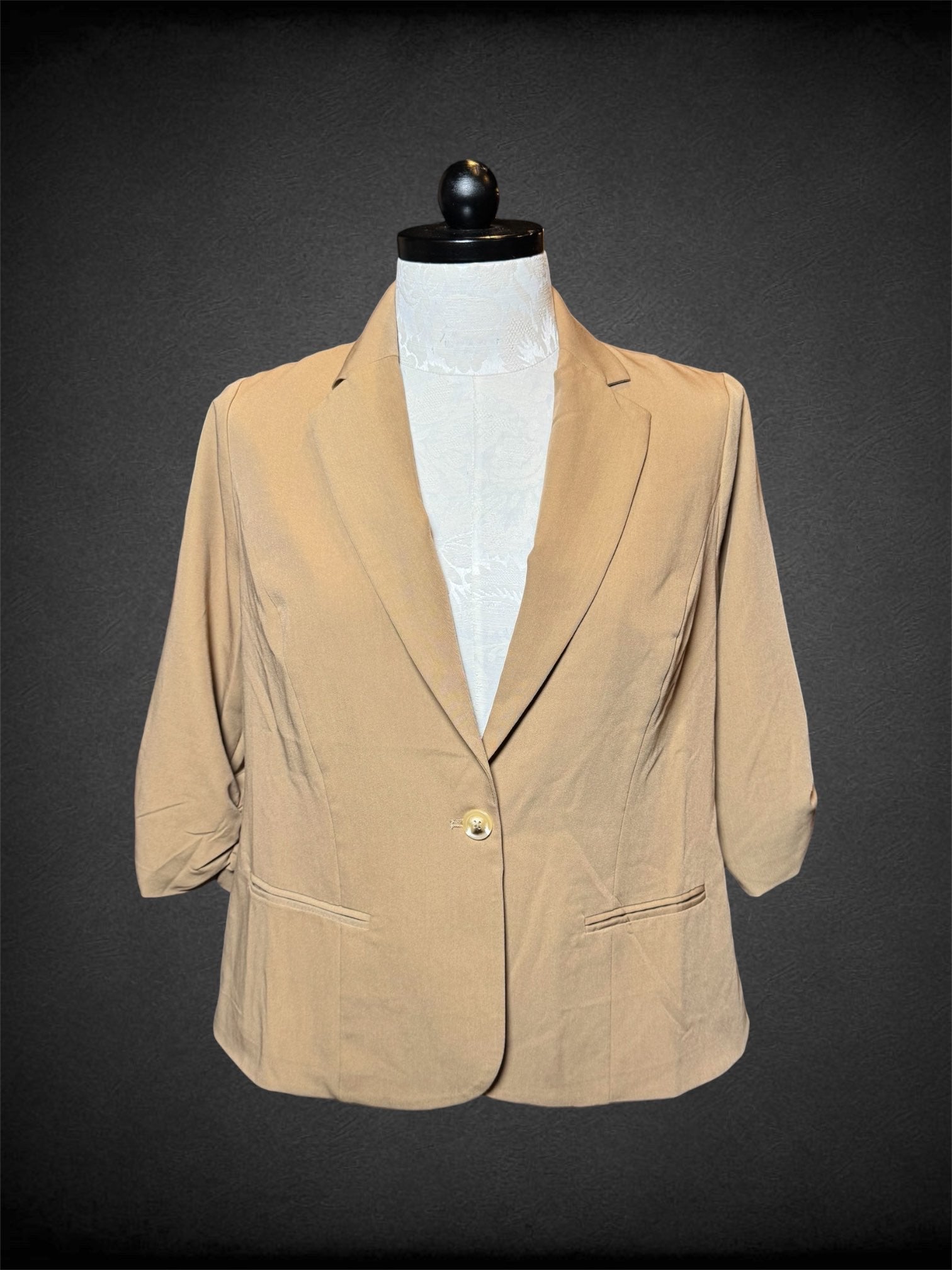 0X NWT Studio by Torrid tan half sleeve blazer with cinched sleeves
