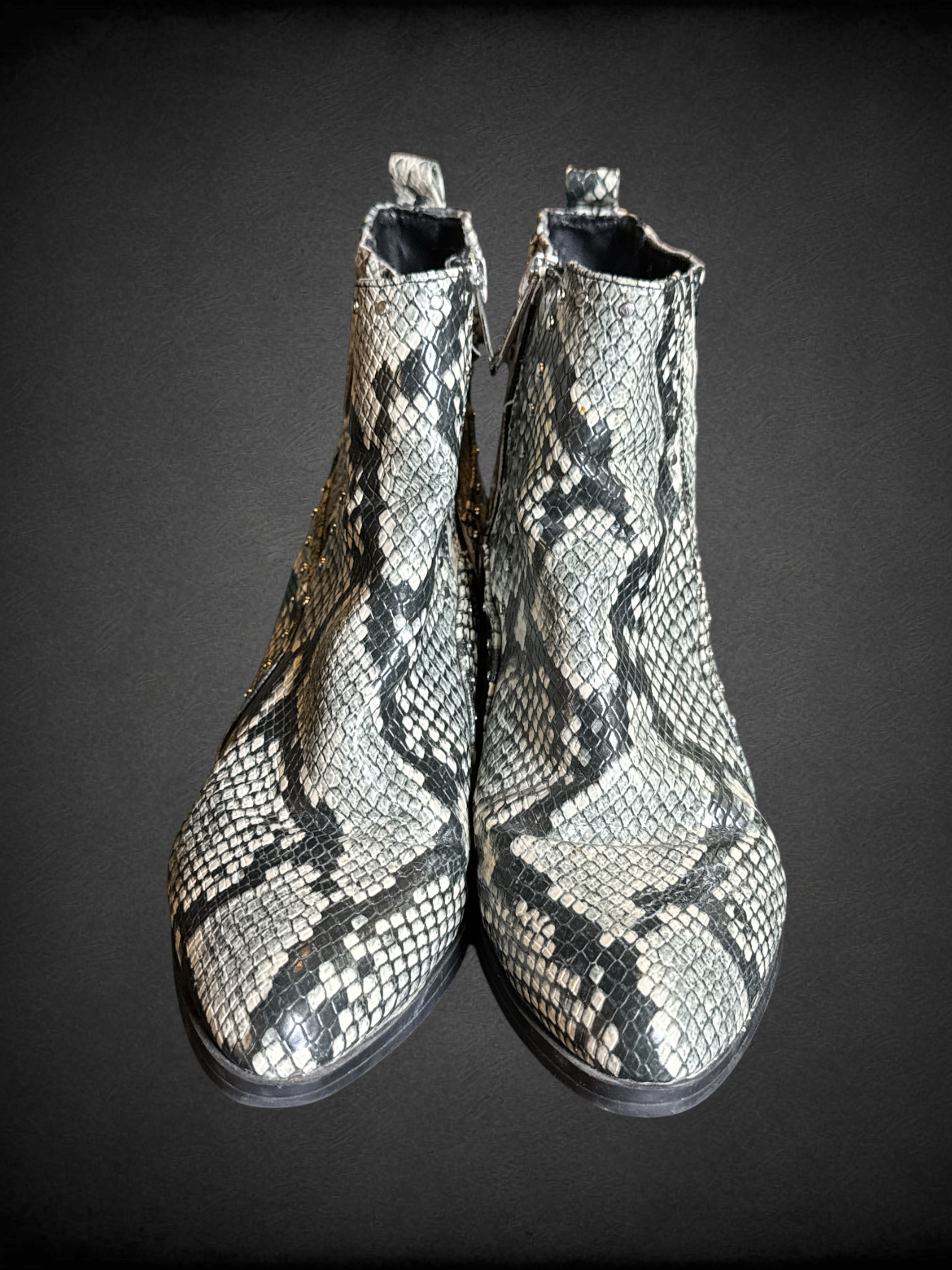 Size 7 Circus by Sam Edelman Jenna ankle boot in a snakeskin print