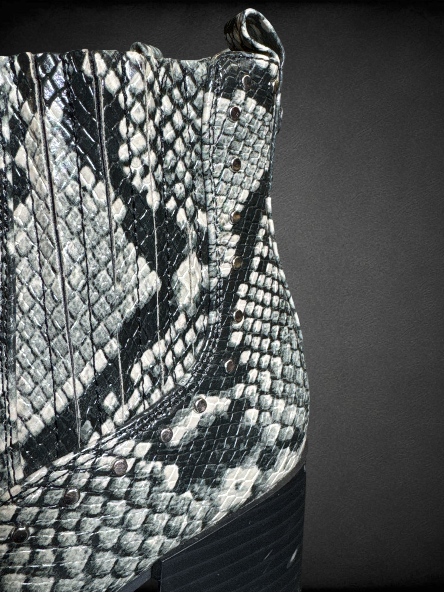 Size 7 Circus by Sam Edelman Jenna ankle boot in a snakeskin print