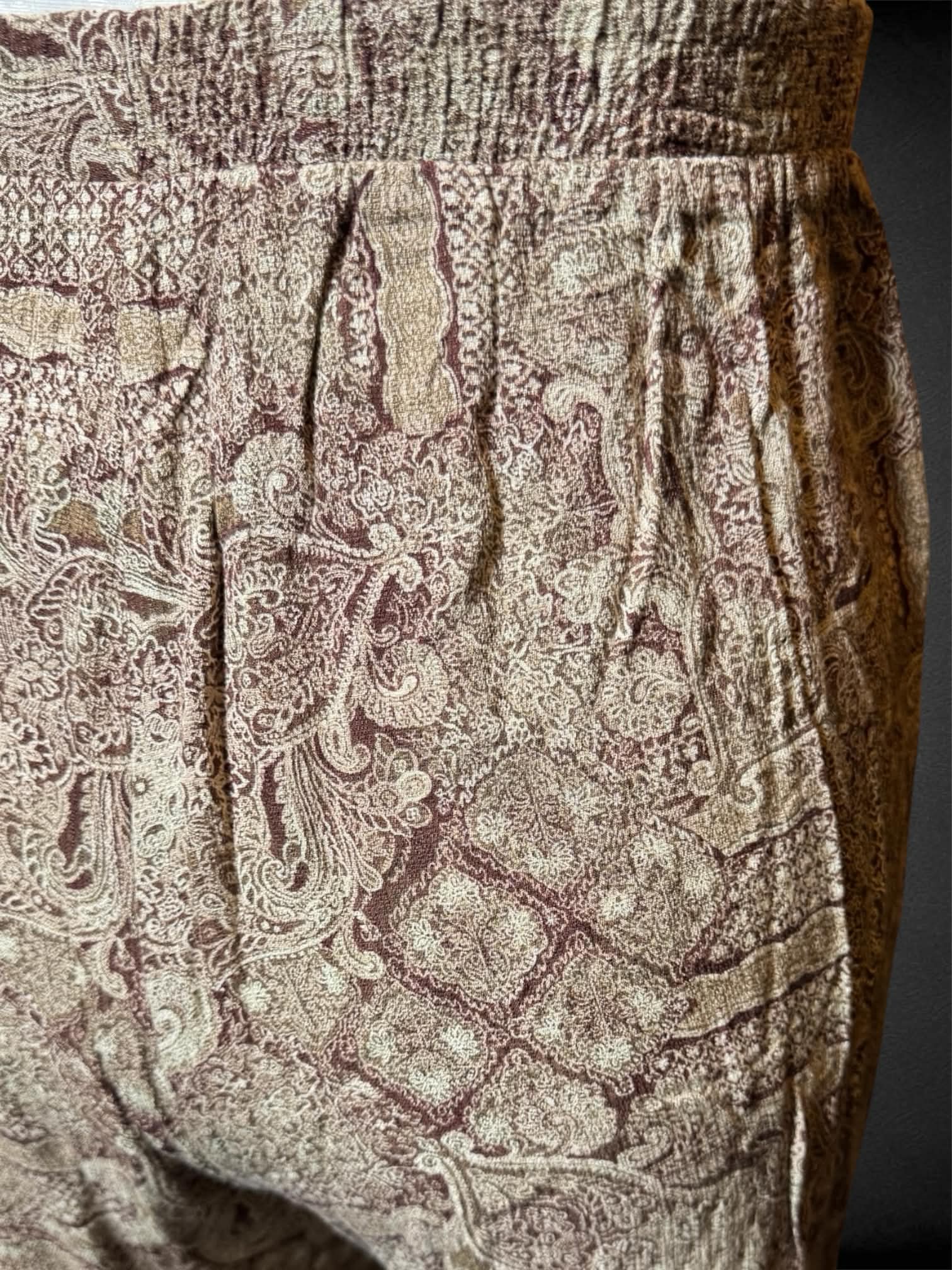 0X Maggie McNaughton brown paisley designed pants with elastic waistband, and pockets