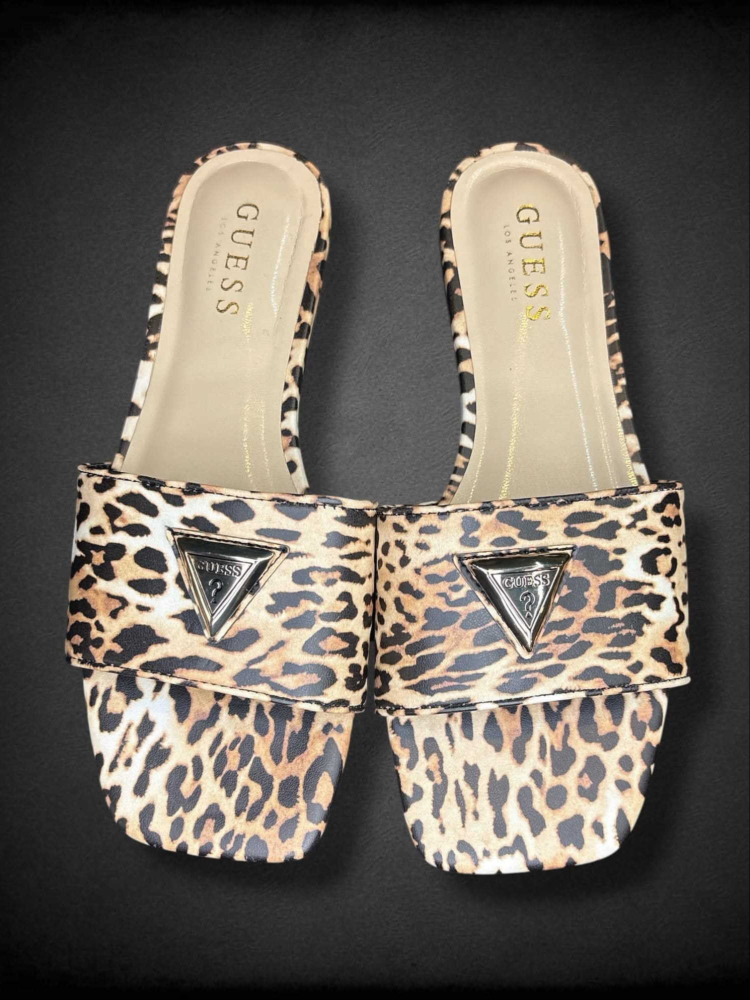Size 7M Guess leopard print flat sandals