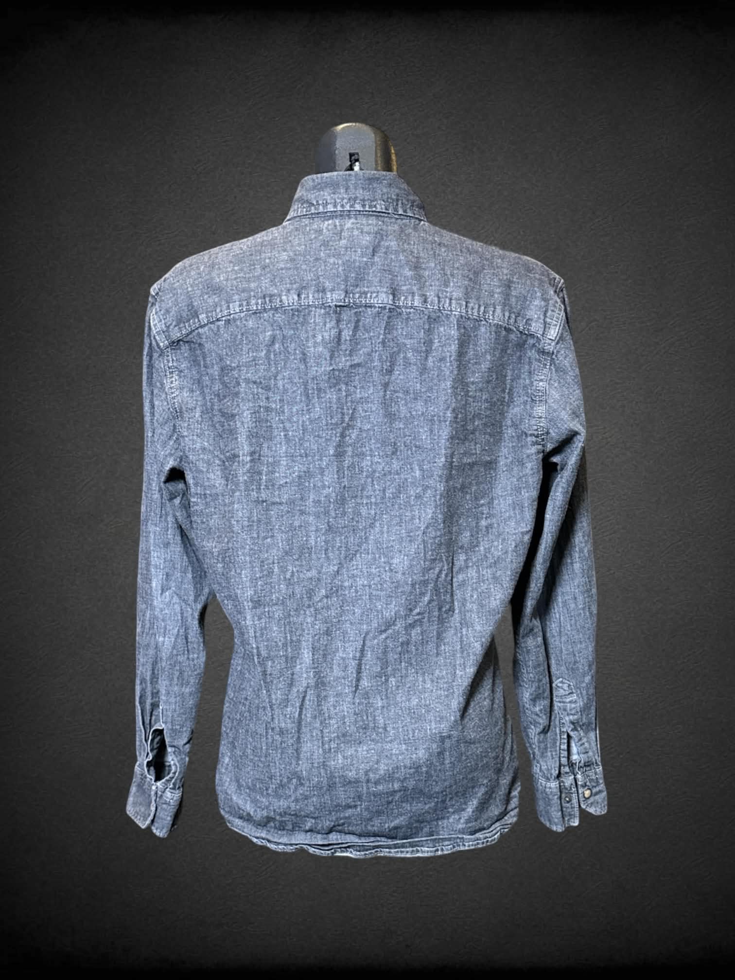 M Wrangler black washed denim shirt with snap buttons, and two chest pockets