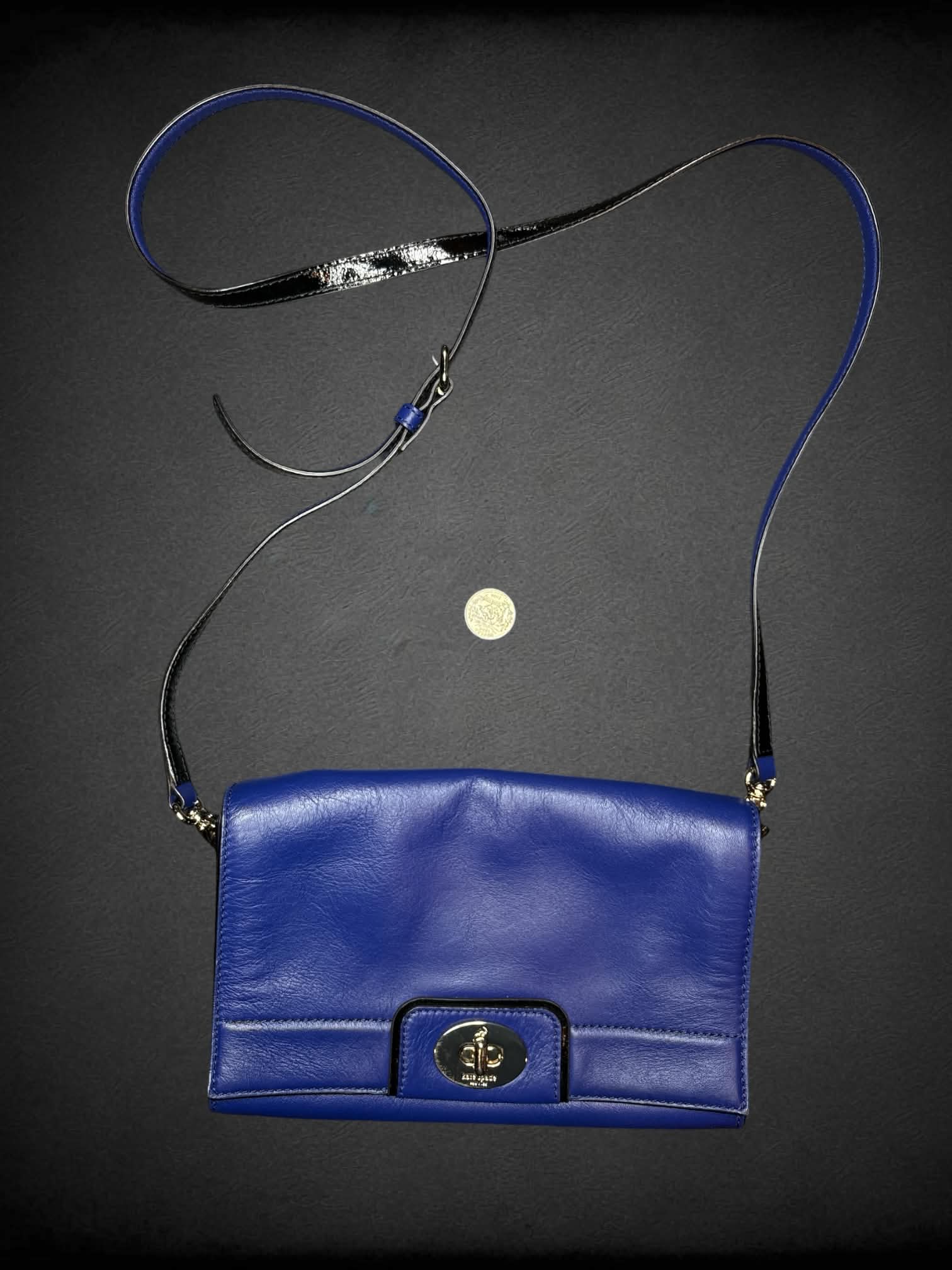 Kate Spade blue leather shoulder bag with zipper pocket