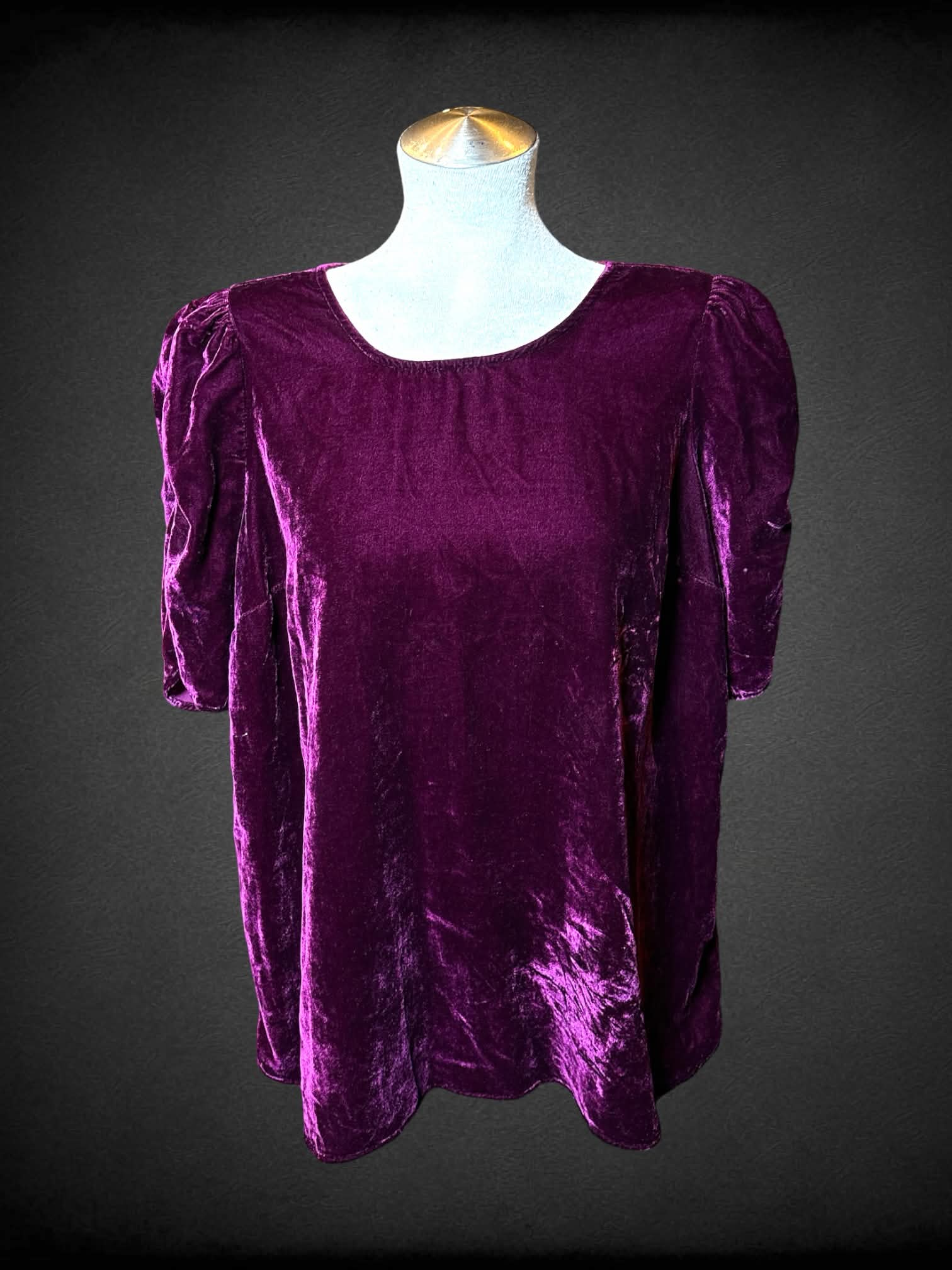 L Torrid deep magenta velvet-like blouse with cinched half sleeves and button on back