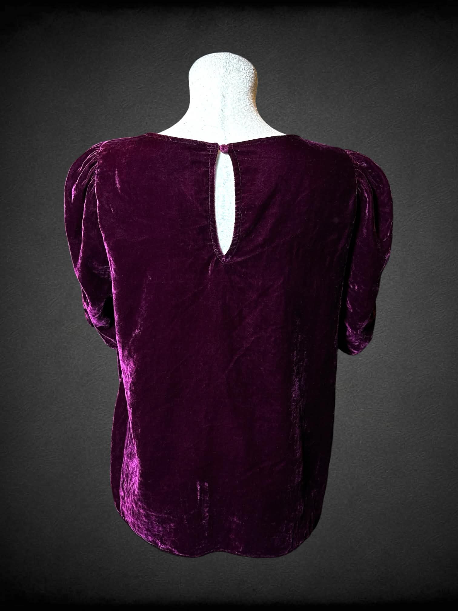 L Torrid deep magenta velvet-like blouse with cinched half sleeves and button on back