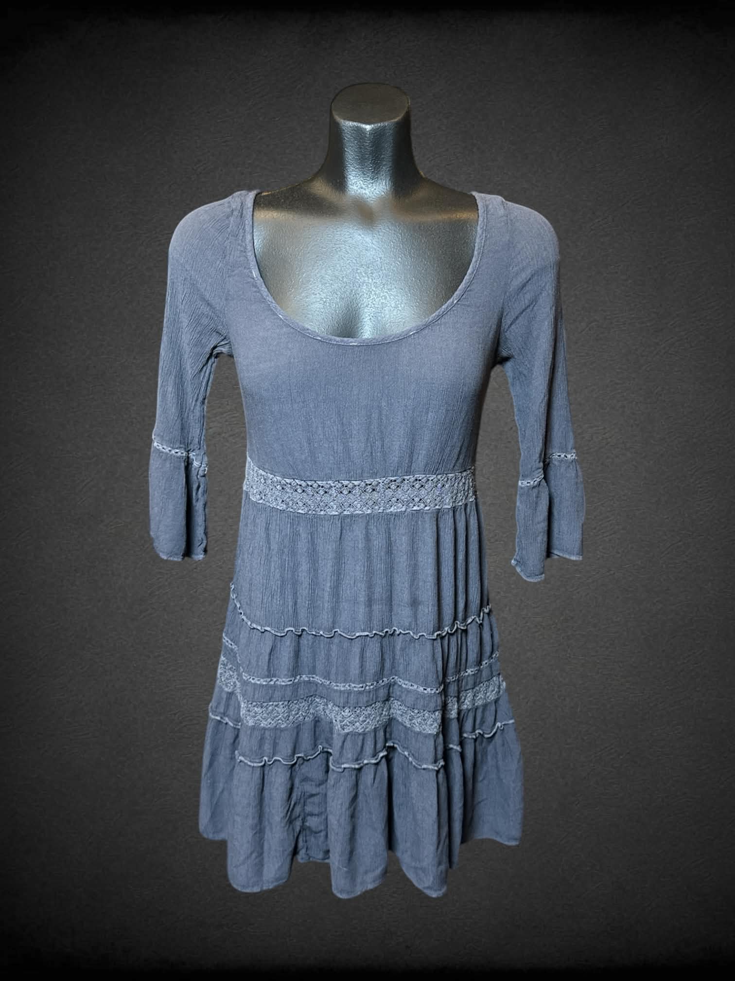 S American Eagle Outfitters grey half-sleeve dress, with lace trimming
