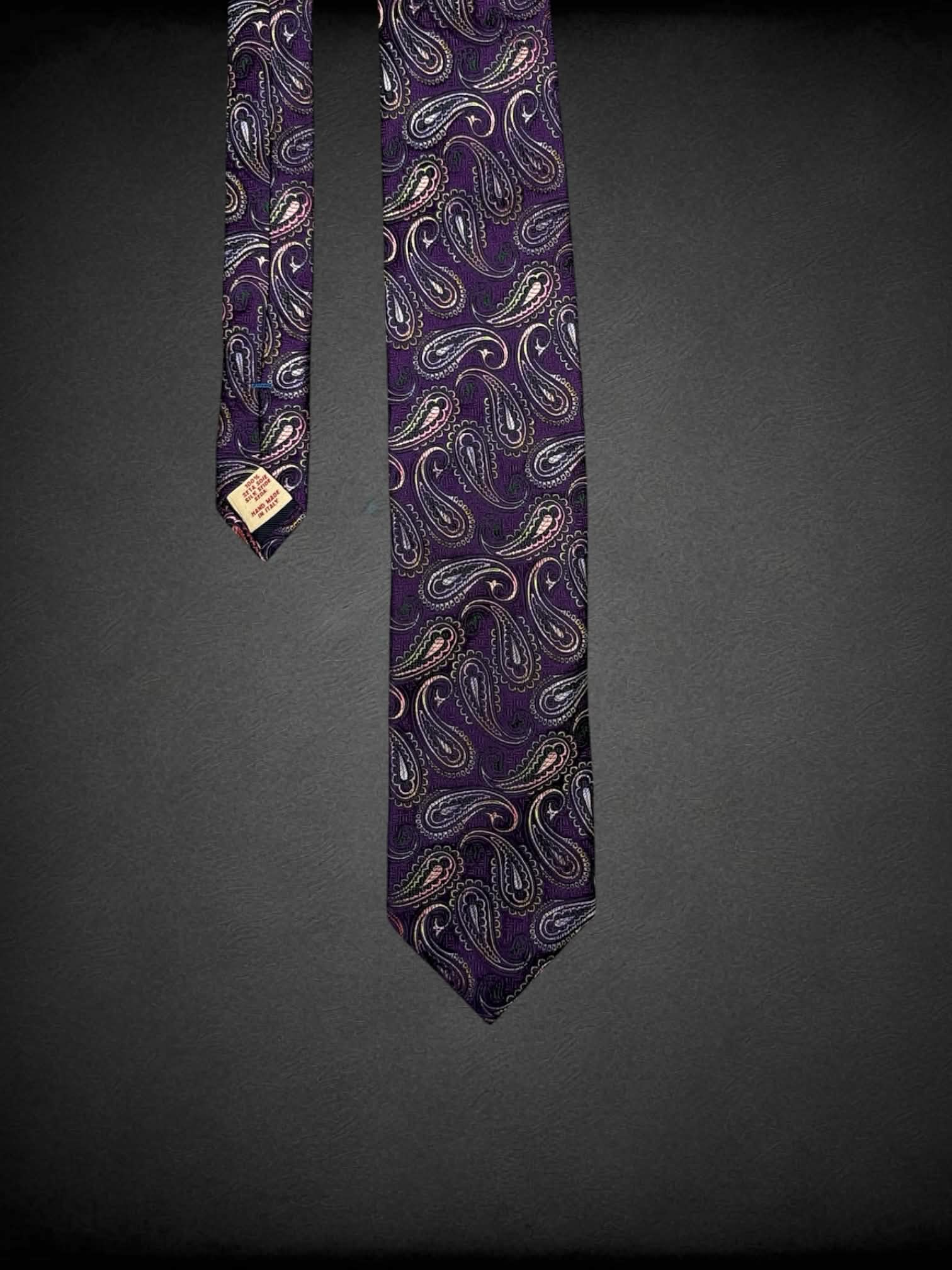 Altea purple tie with paisley design