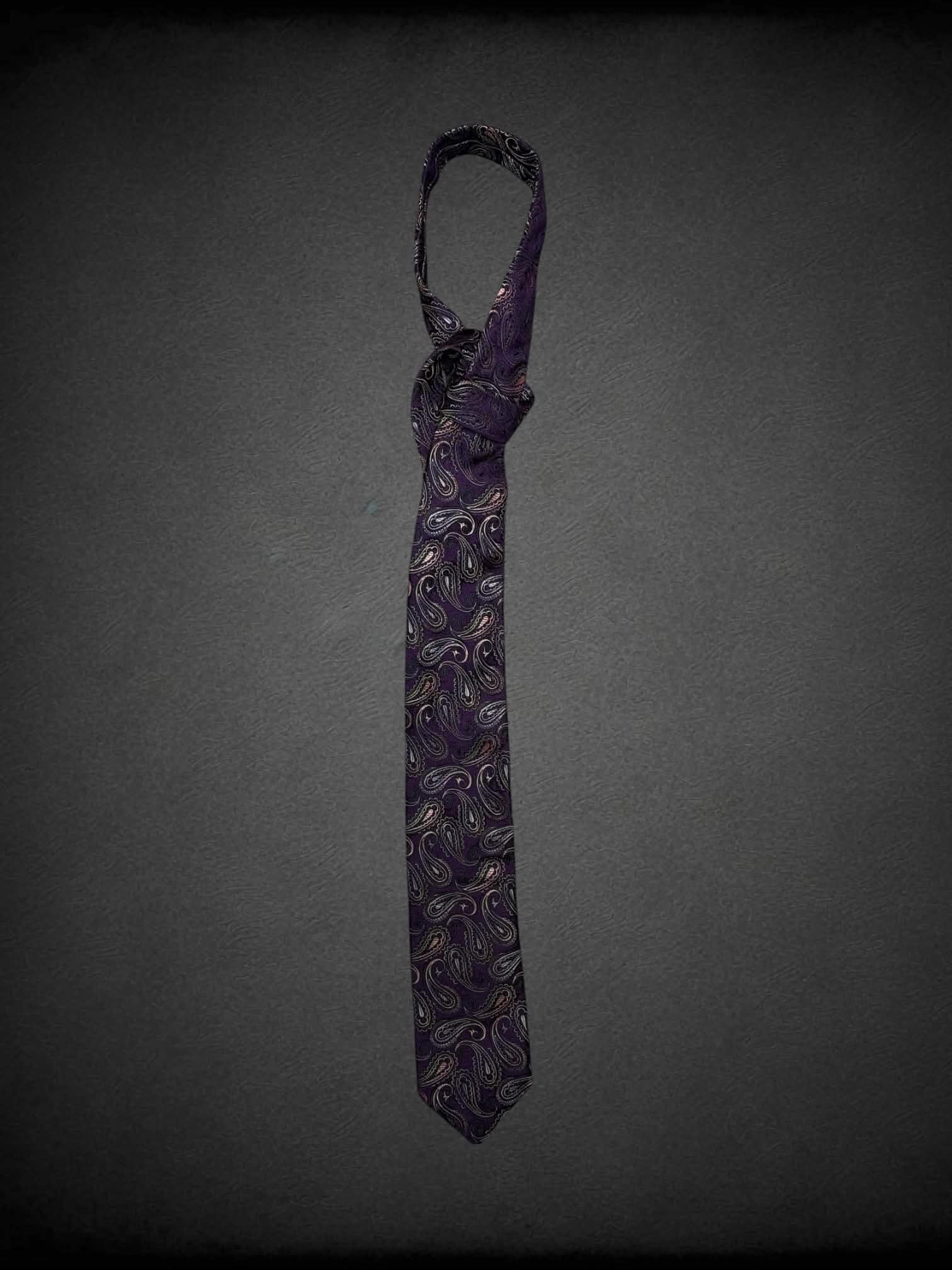 Altea purple tie with paisley design
