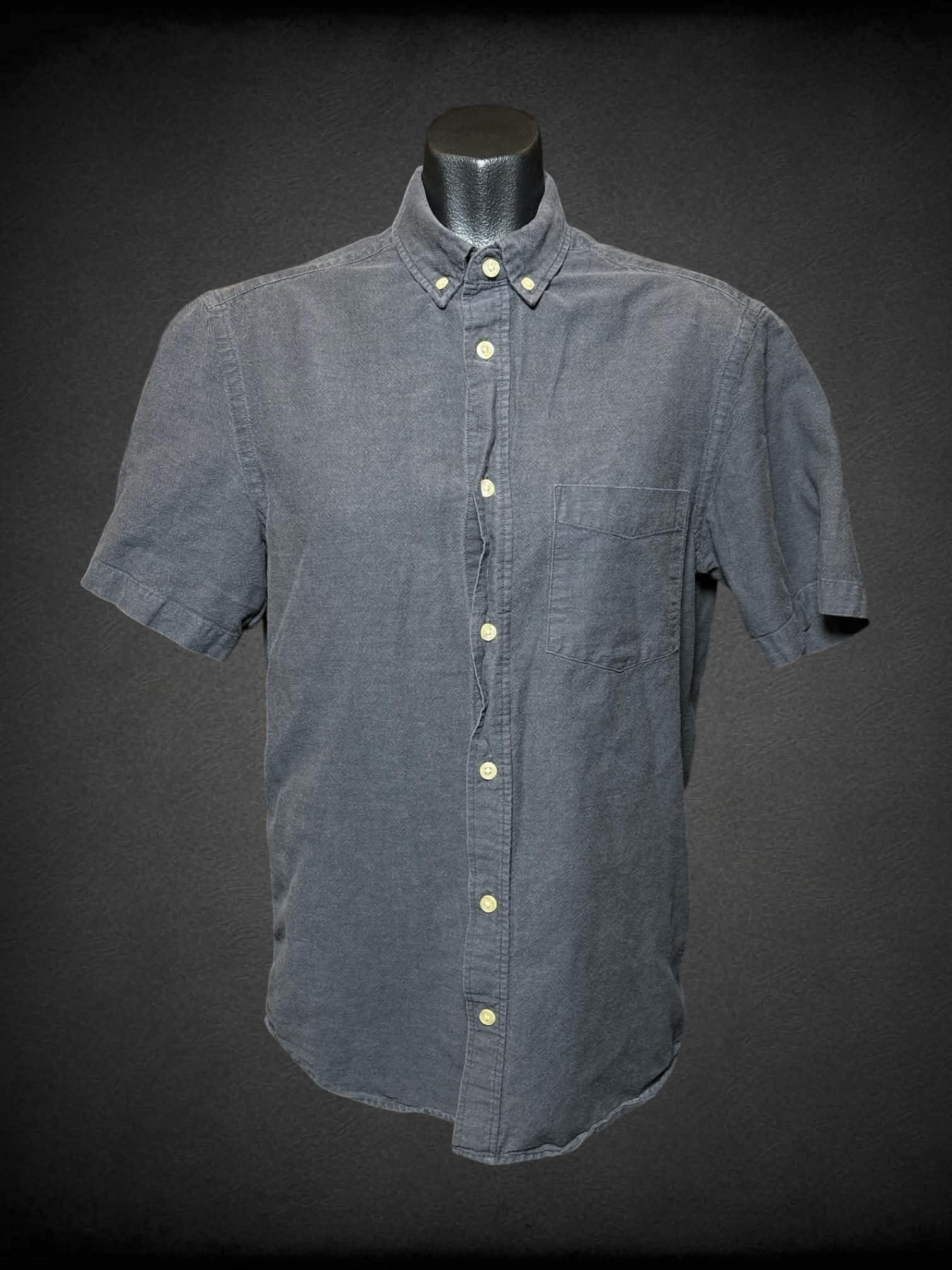 M H&M charcoal button down shirt