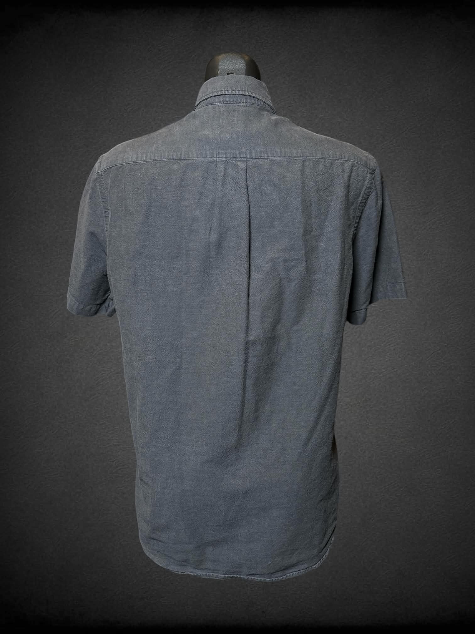 M H&M charcoal button down shirt