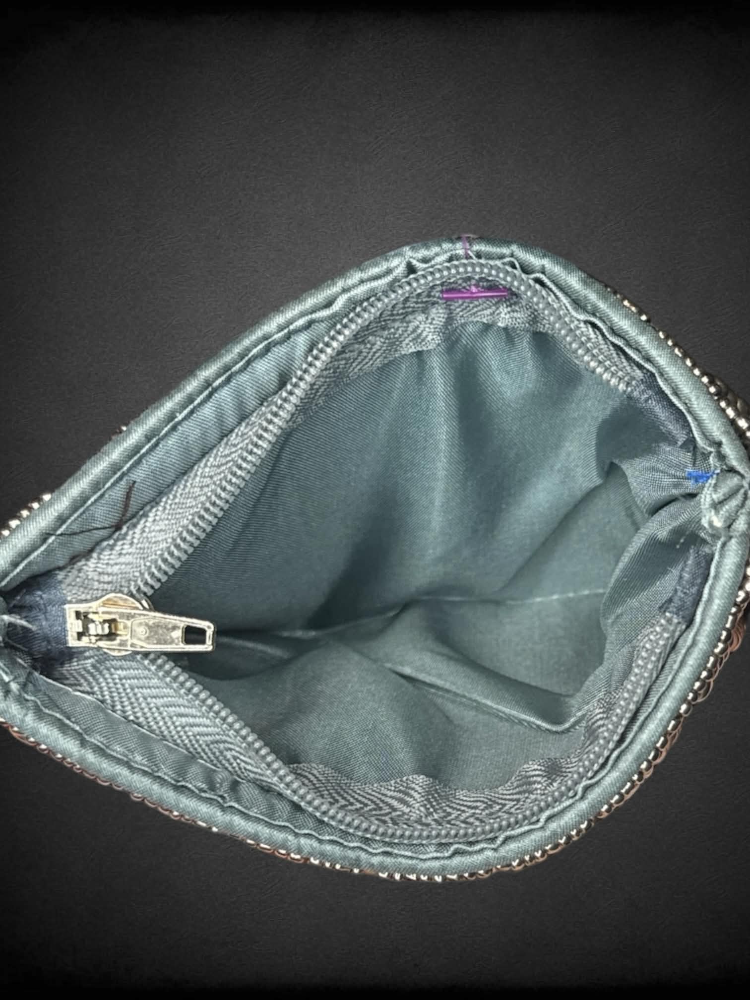 Beaded coin purse with zipper pocket