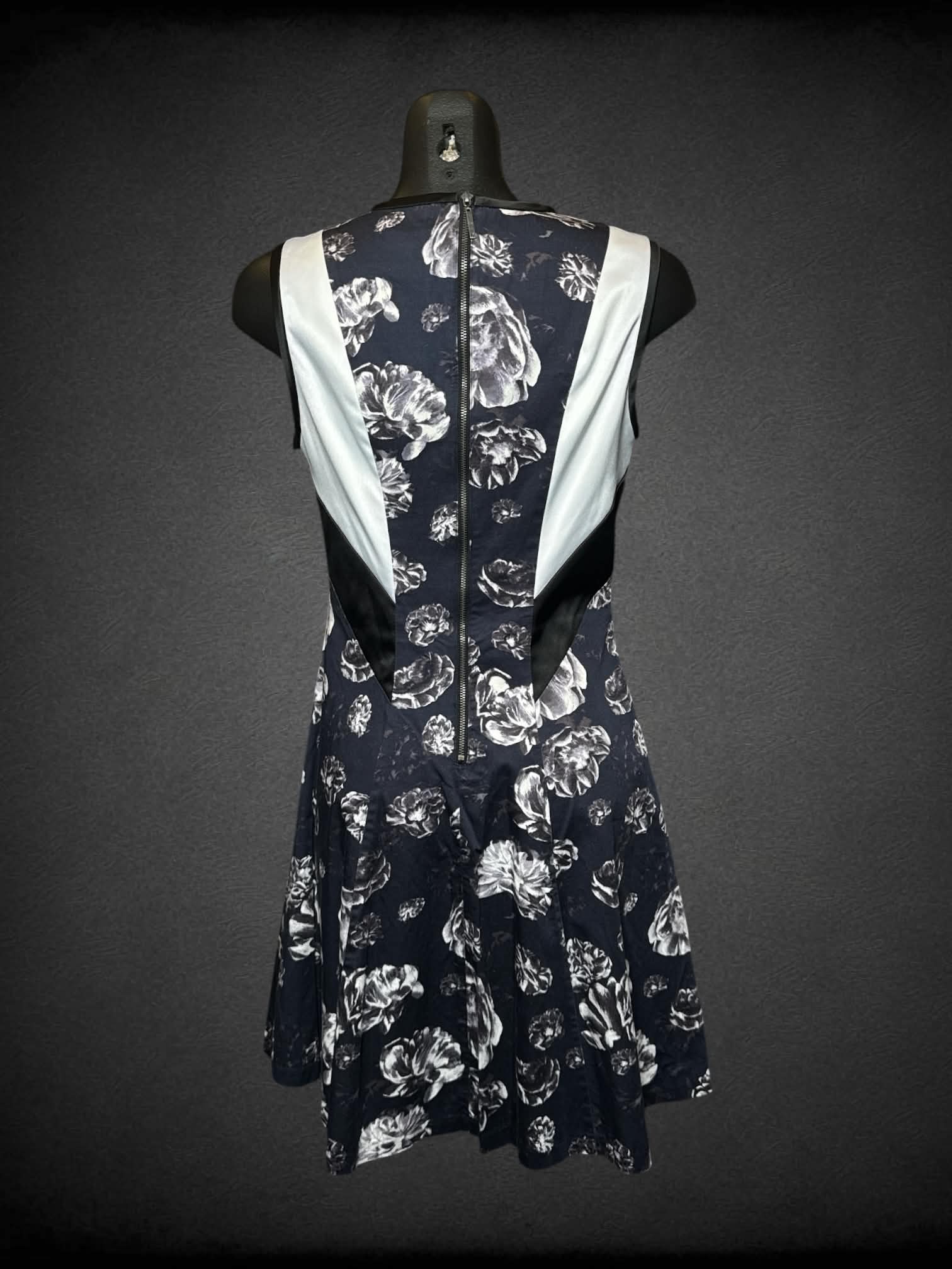 S Prabal Gurung navy blue silk-like dress with floral pattern, and zipper on back