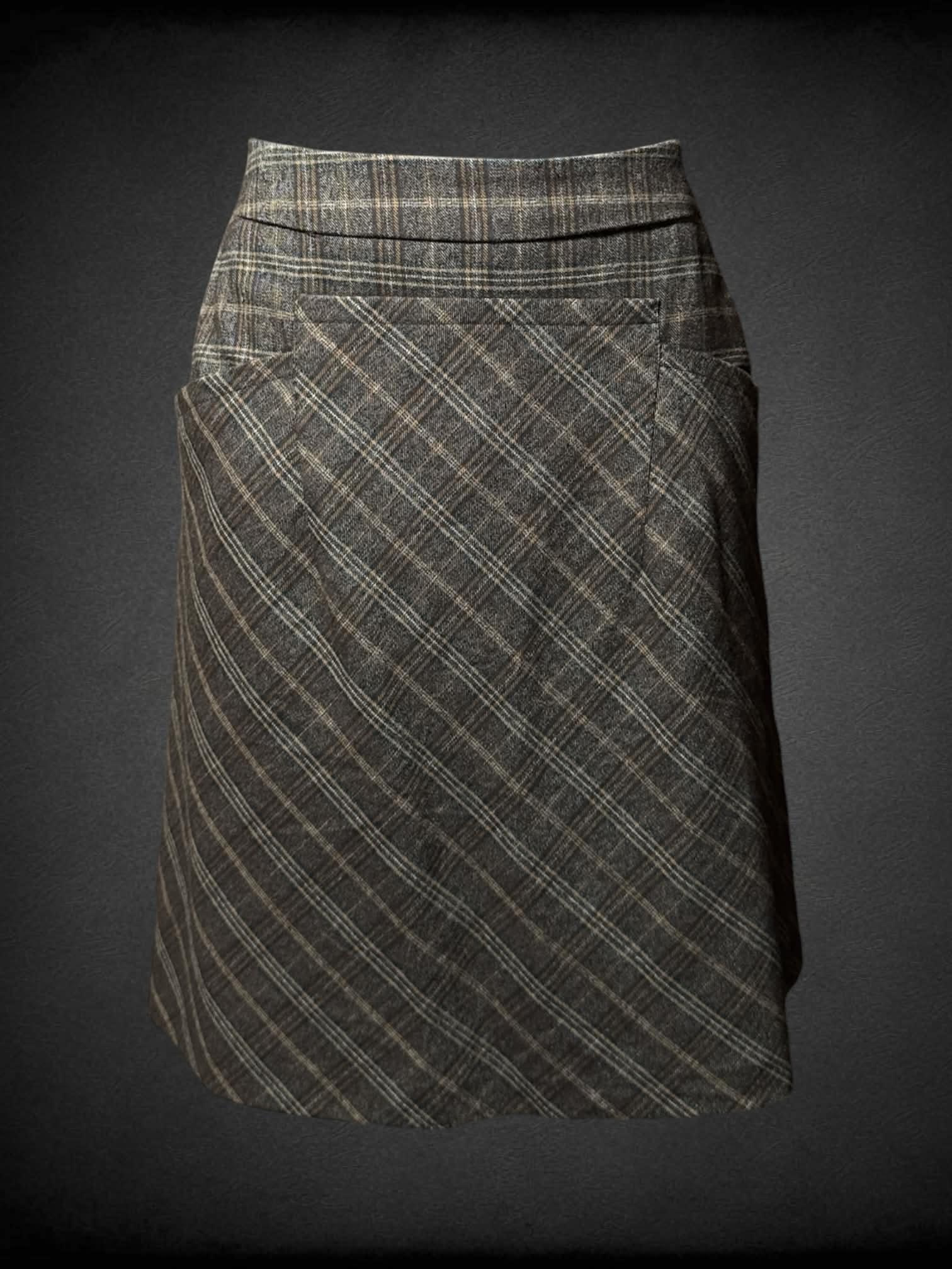 M Nine West brown plaid pencil skirt with pockets on front