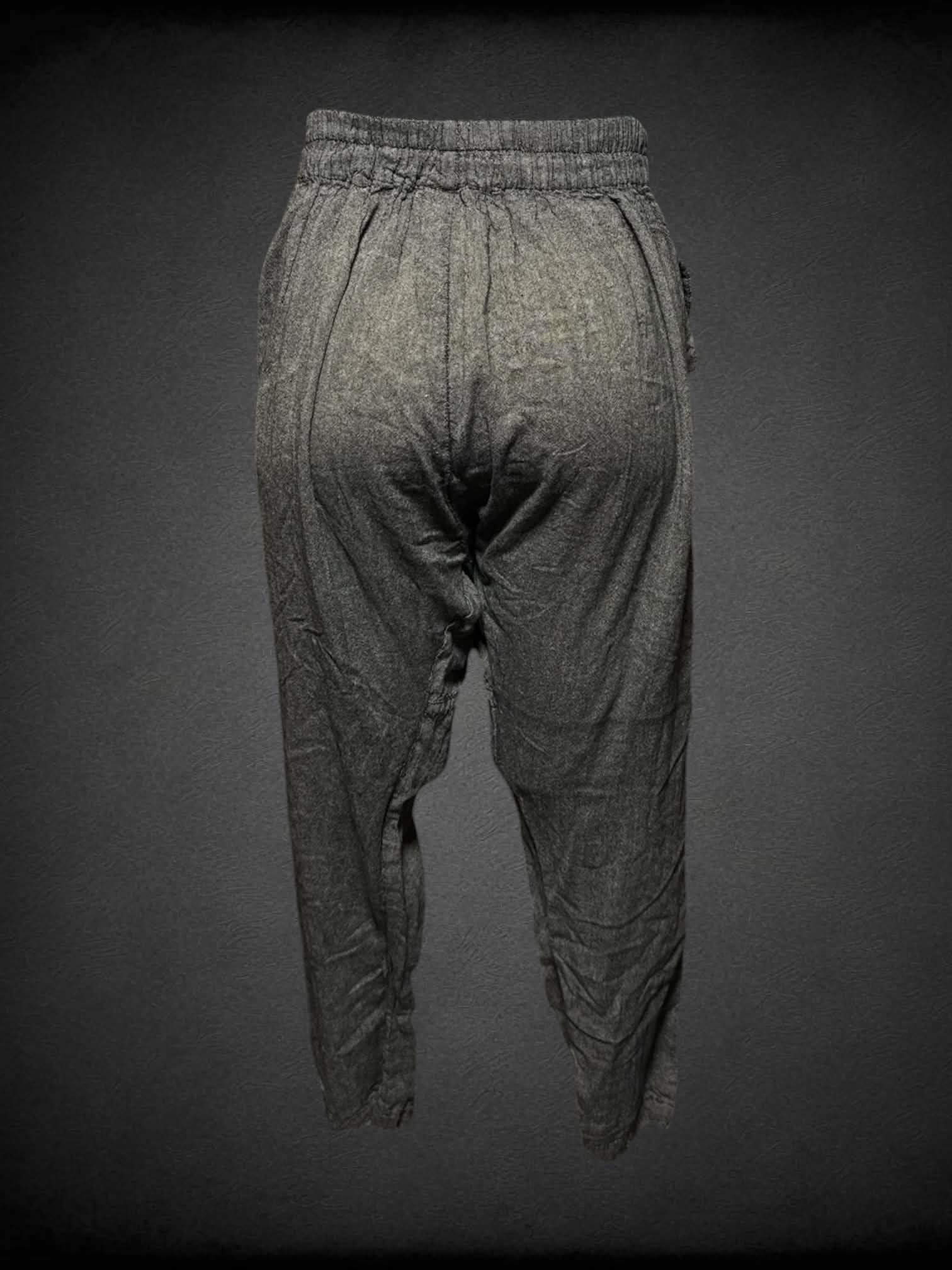 L Contro Corrente brown capris with stretch waist and button on side