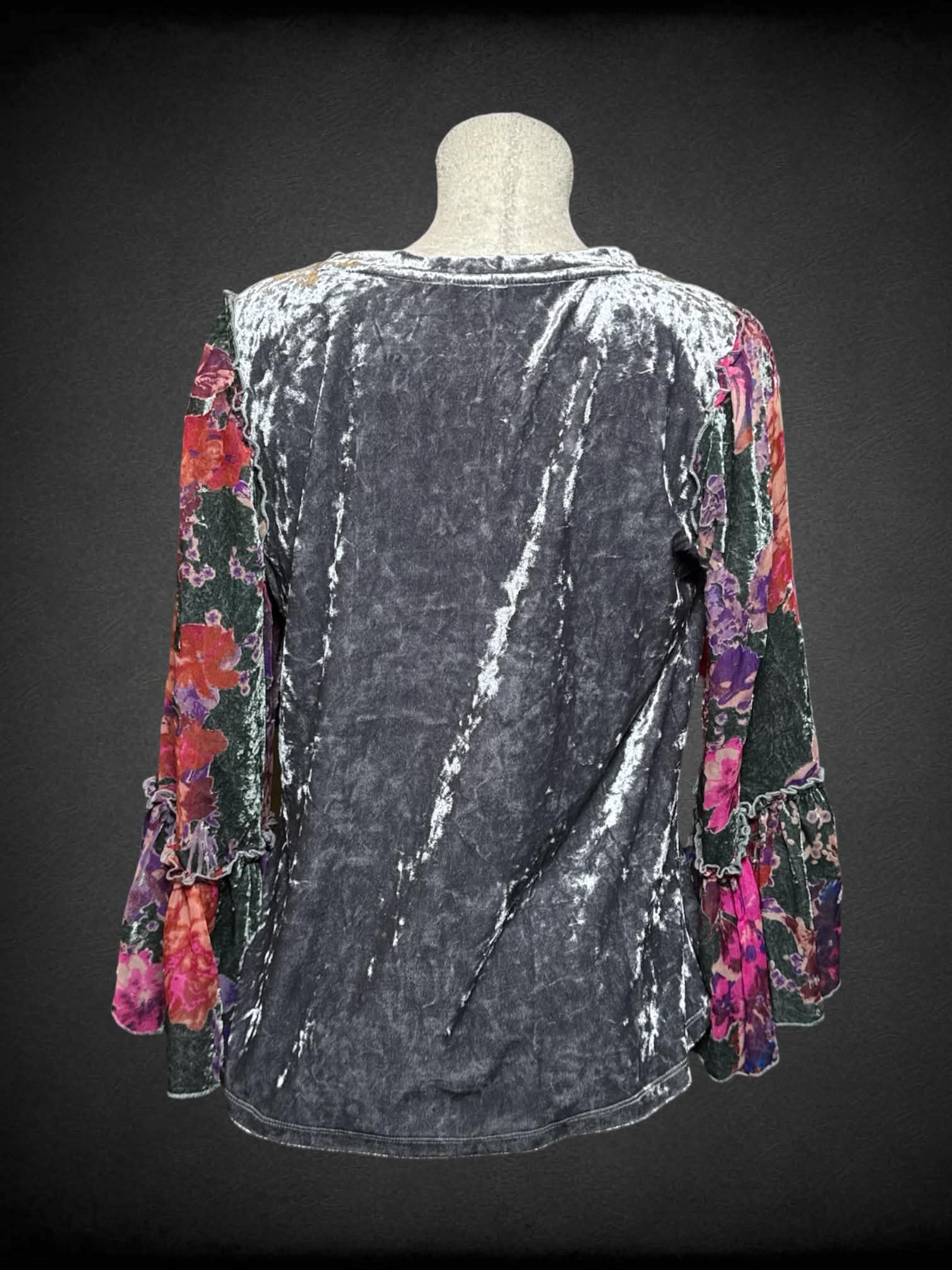 L Mystree grey crushed velvet-like top with long sheer floral sleeves