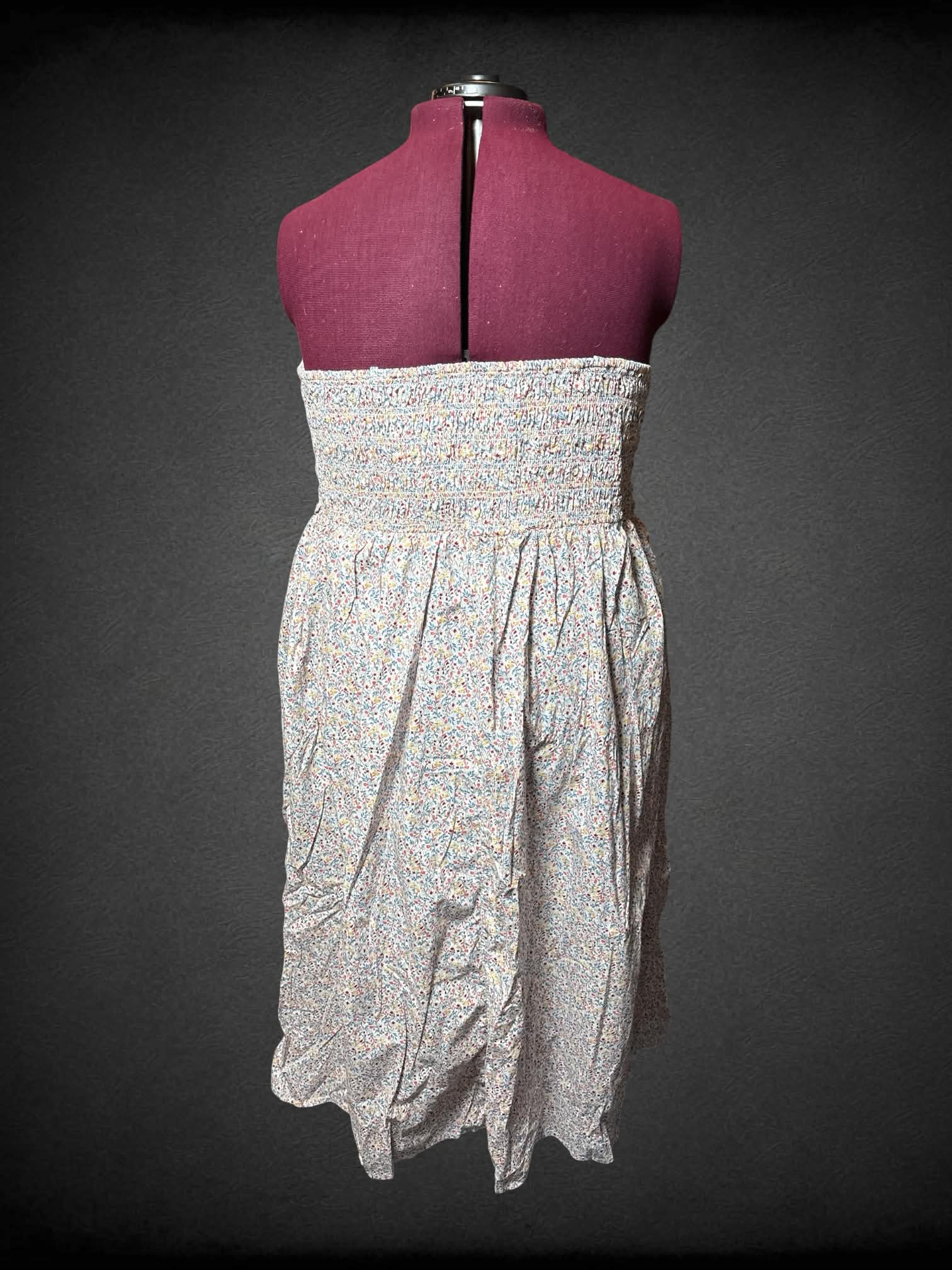 5X Old Navy white strapless sundress with colorful floral pattern, pockets and shirred top