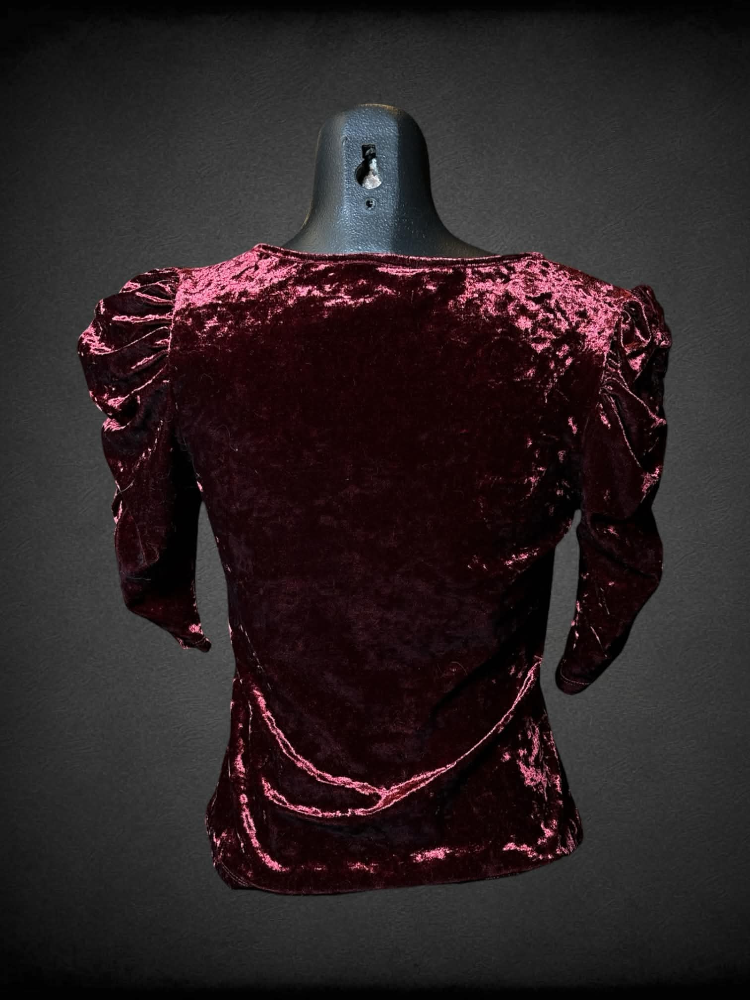 S Mossimo red crushed velvet-like top with puff sleeves