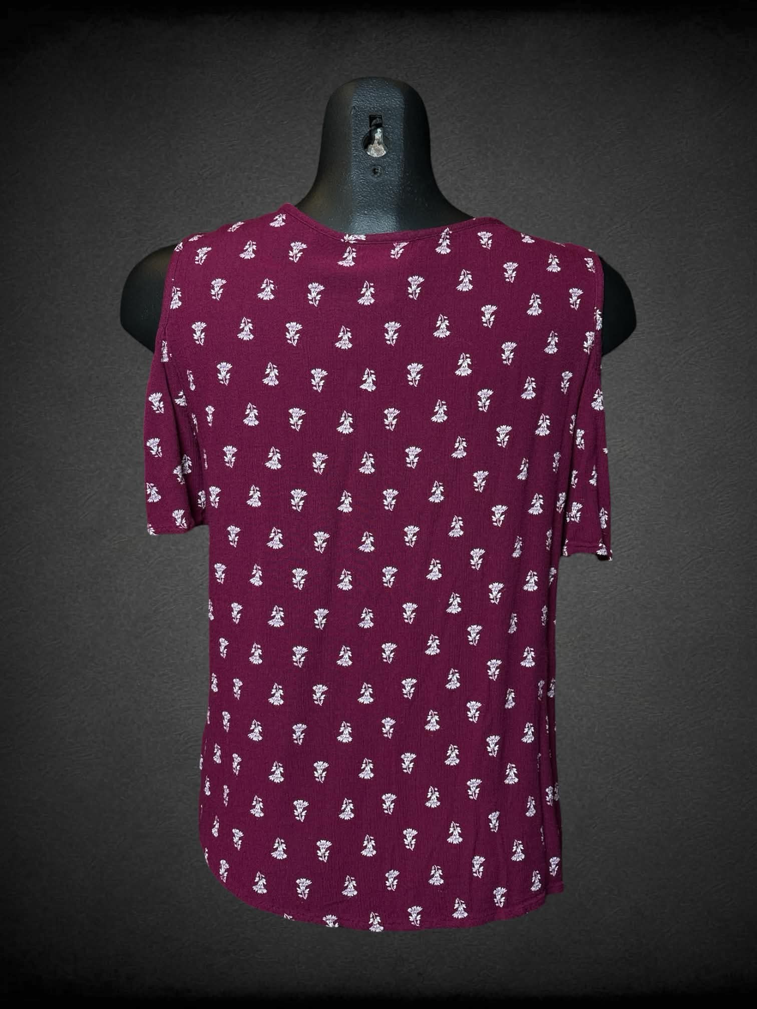 S St. John’s Bay maroon ribbed top with flower pattern, and off-the shoulder cut sleeves