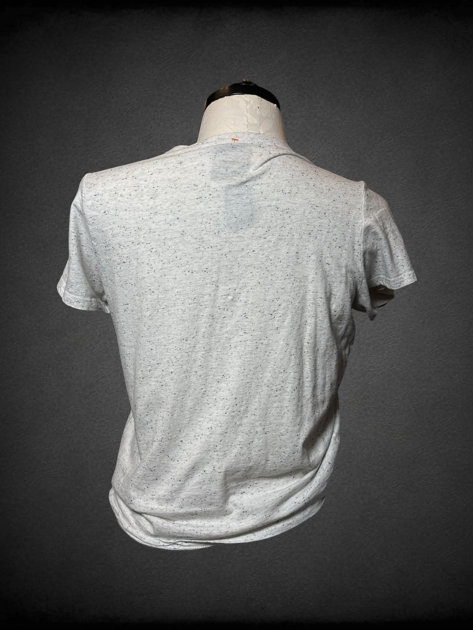0X Be Boundless heather white t shirt with cinched side, and asymmetrical hem