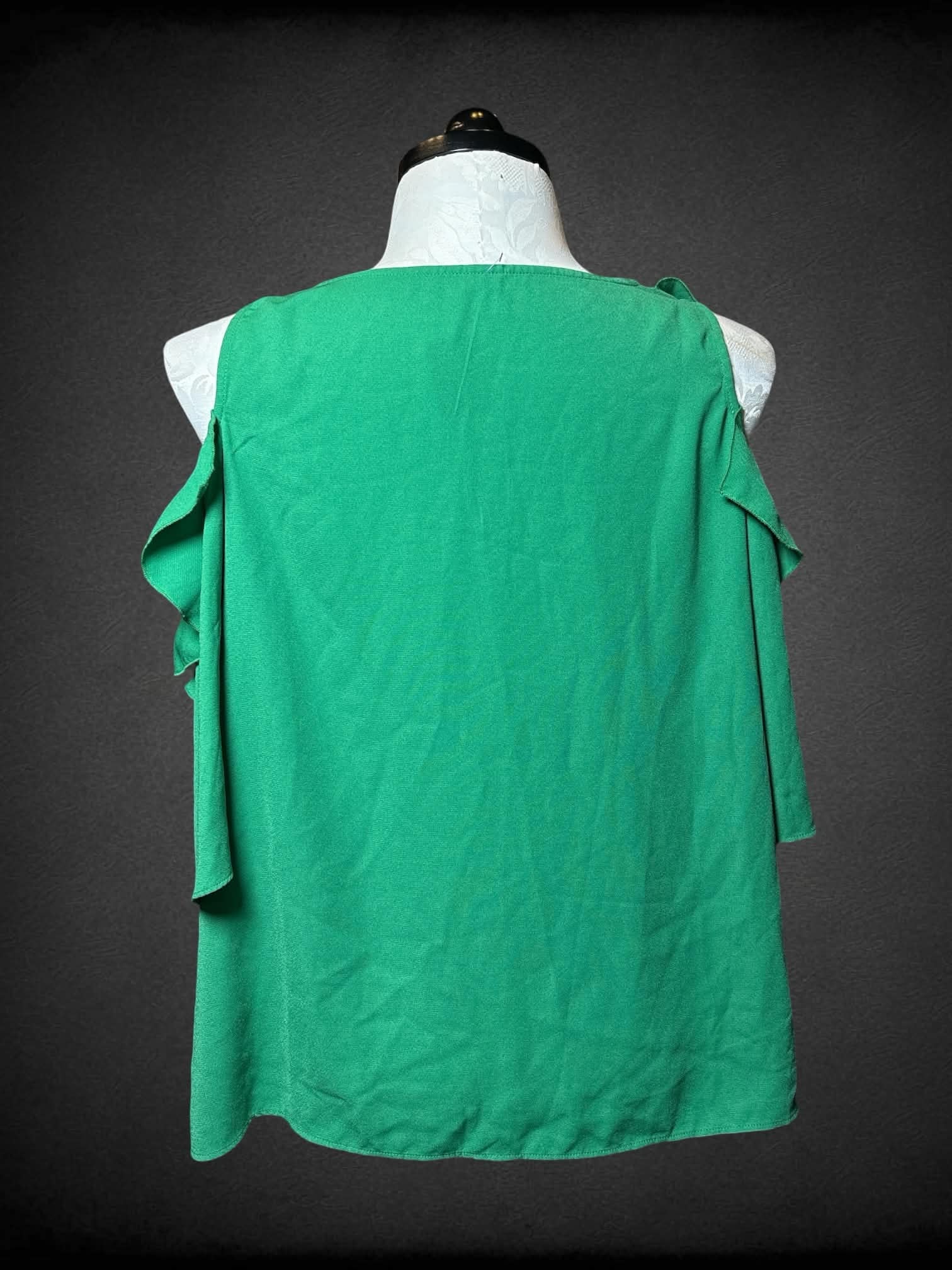 1X Green blouse with ruffle cut on shoulders