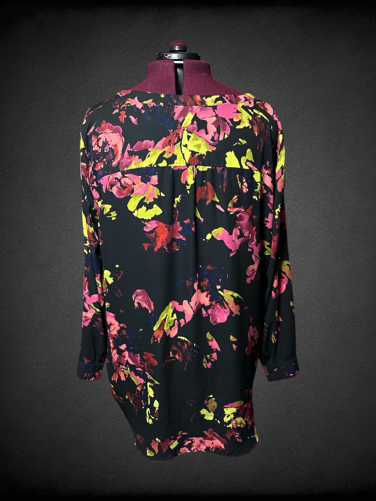 3X Ava Viv black long-sleeve blouse with pink & green floral pattern, and front pocket