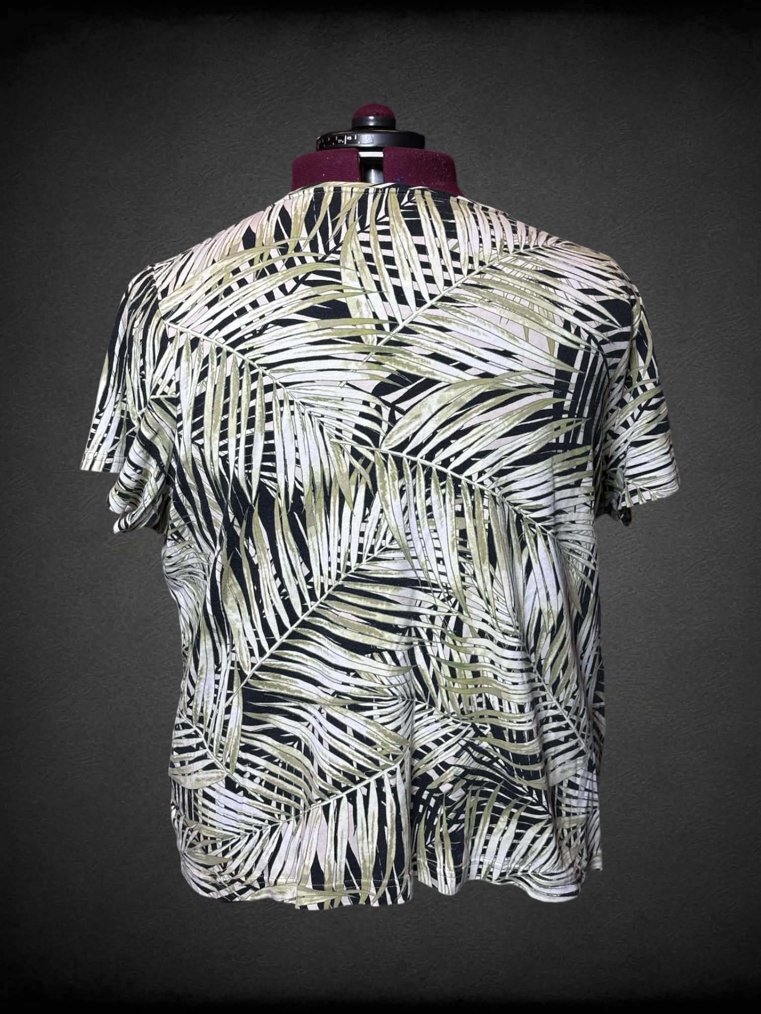 4X Croft & Barrow soft green t shirt with palm leaf pattern
