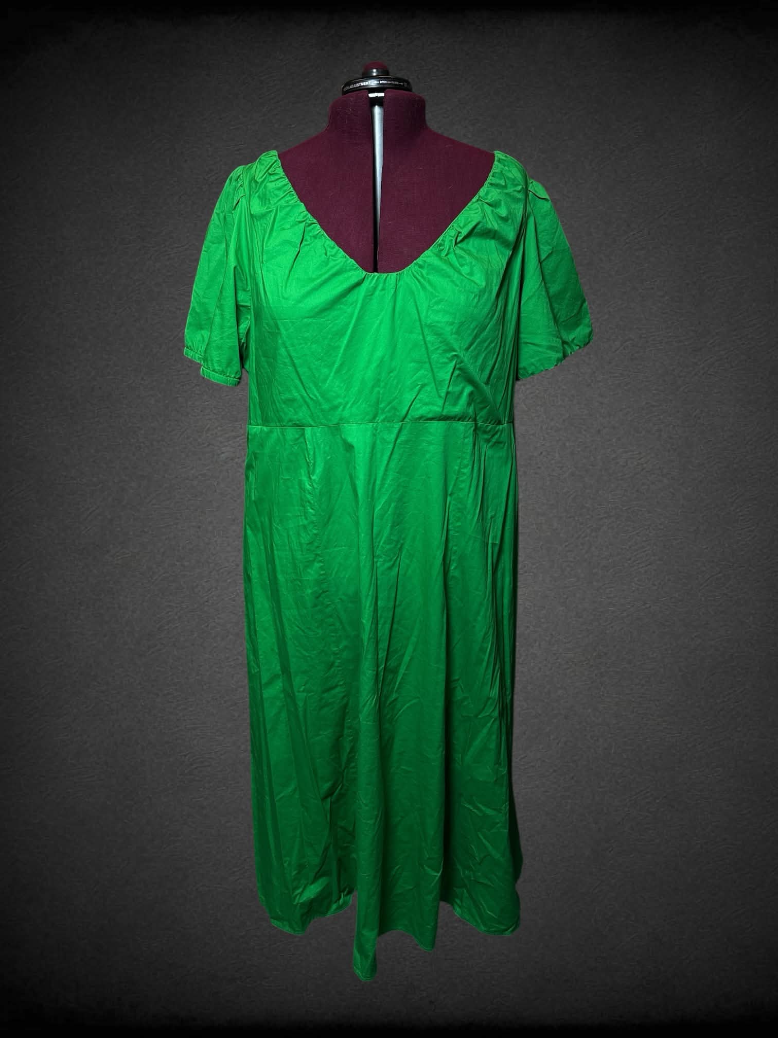 4X Old Navy green dress with puff sleeves, pockets, and shirred back