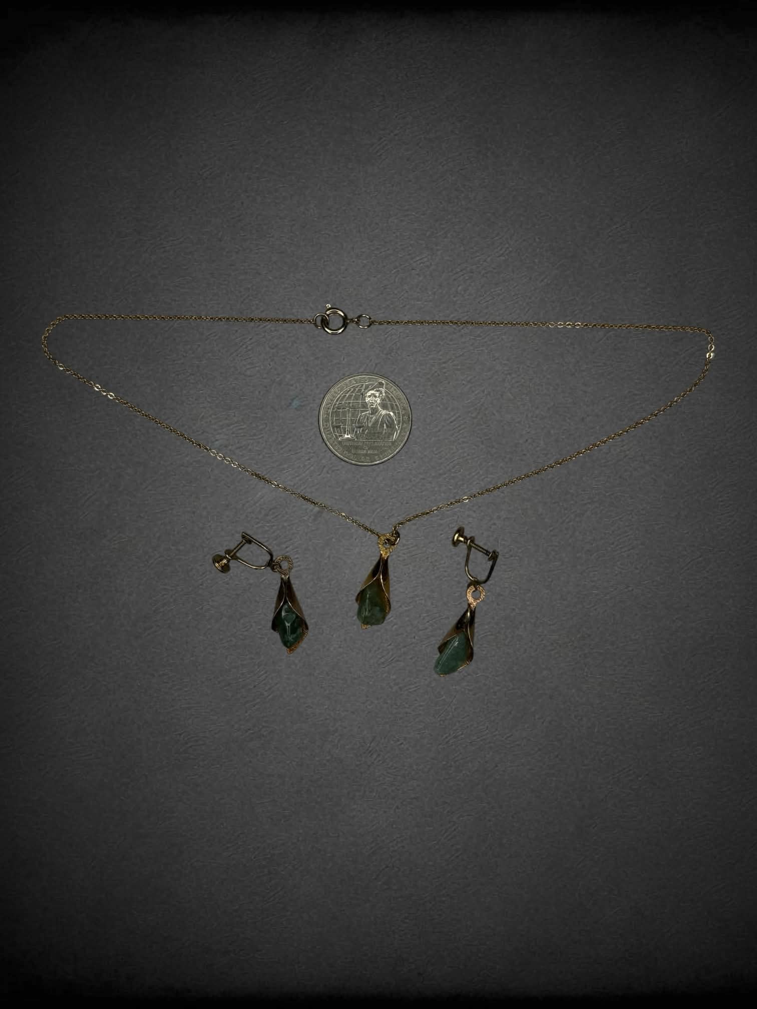 Vintage clip-on earring and necklace set with green agate stones