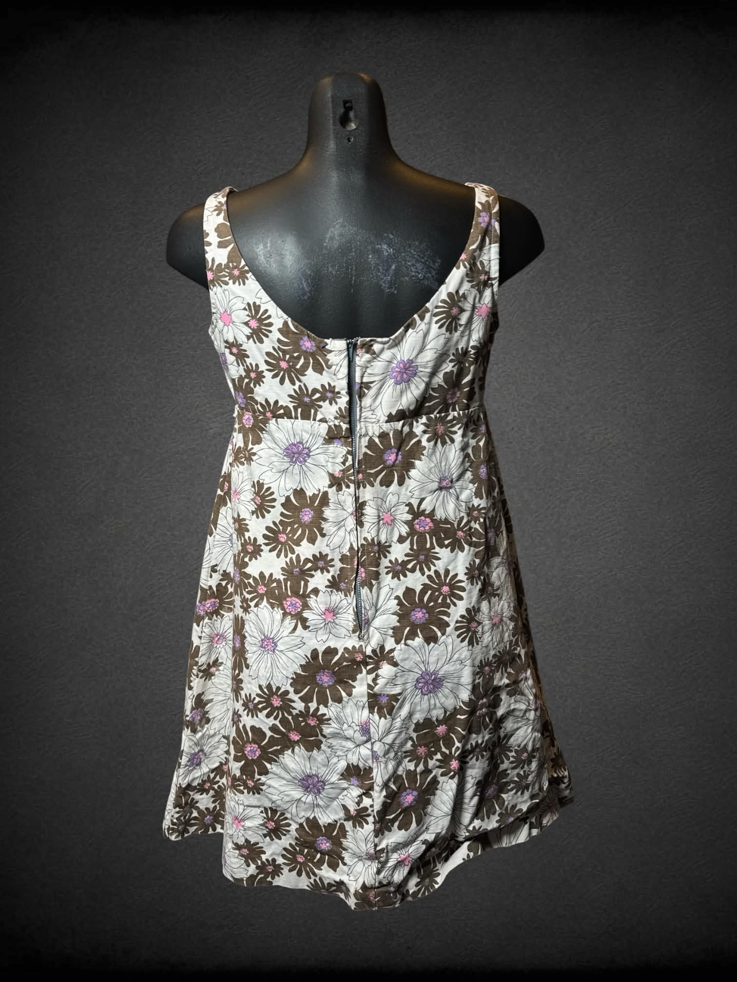 S Jane Fields white cotton dress with brown & lilac flower pattern, and zipper on back