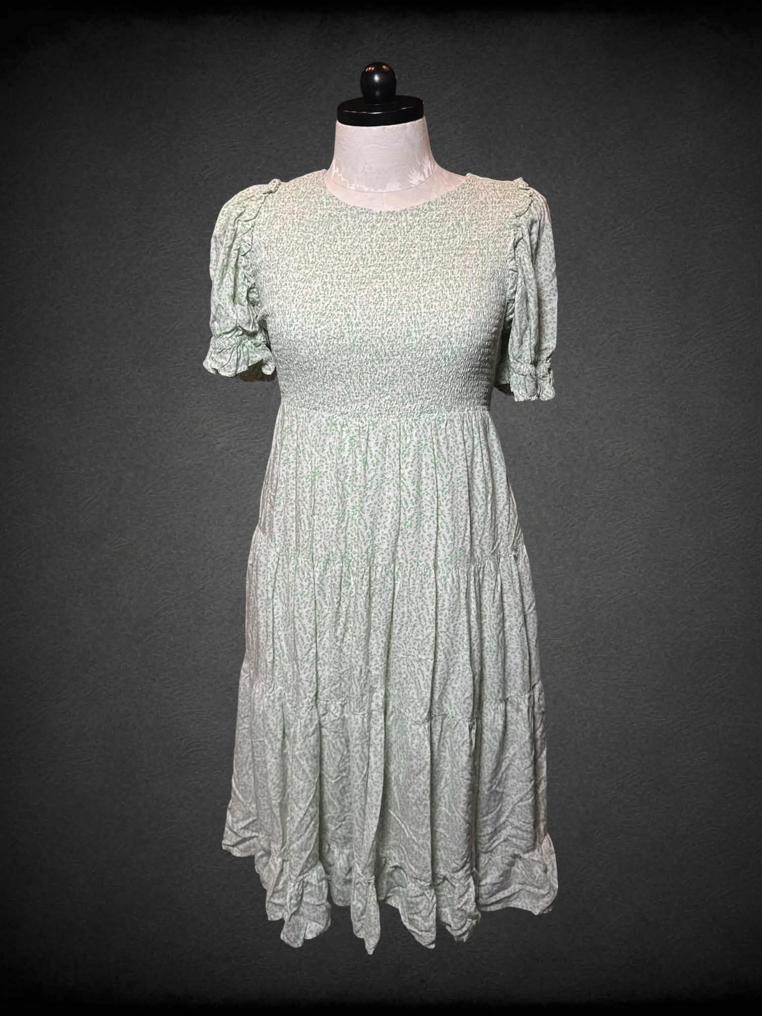 0X Crown & Ivy white sun dress with green & pink flower pattern, pockets and button on back