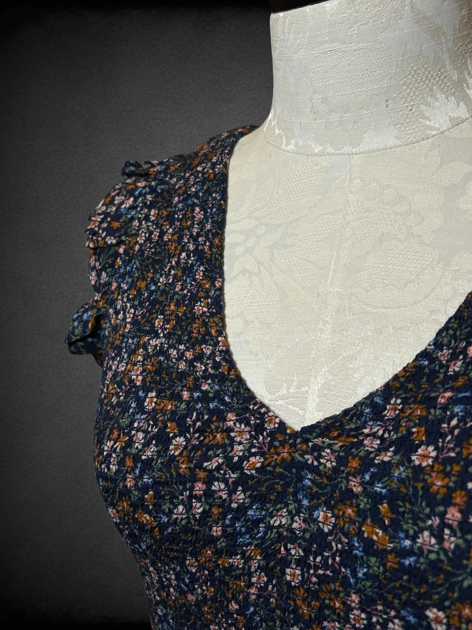 XL Old Navy NWT navy summer dress with colorful floral pattern, and shirred top