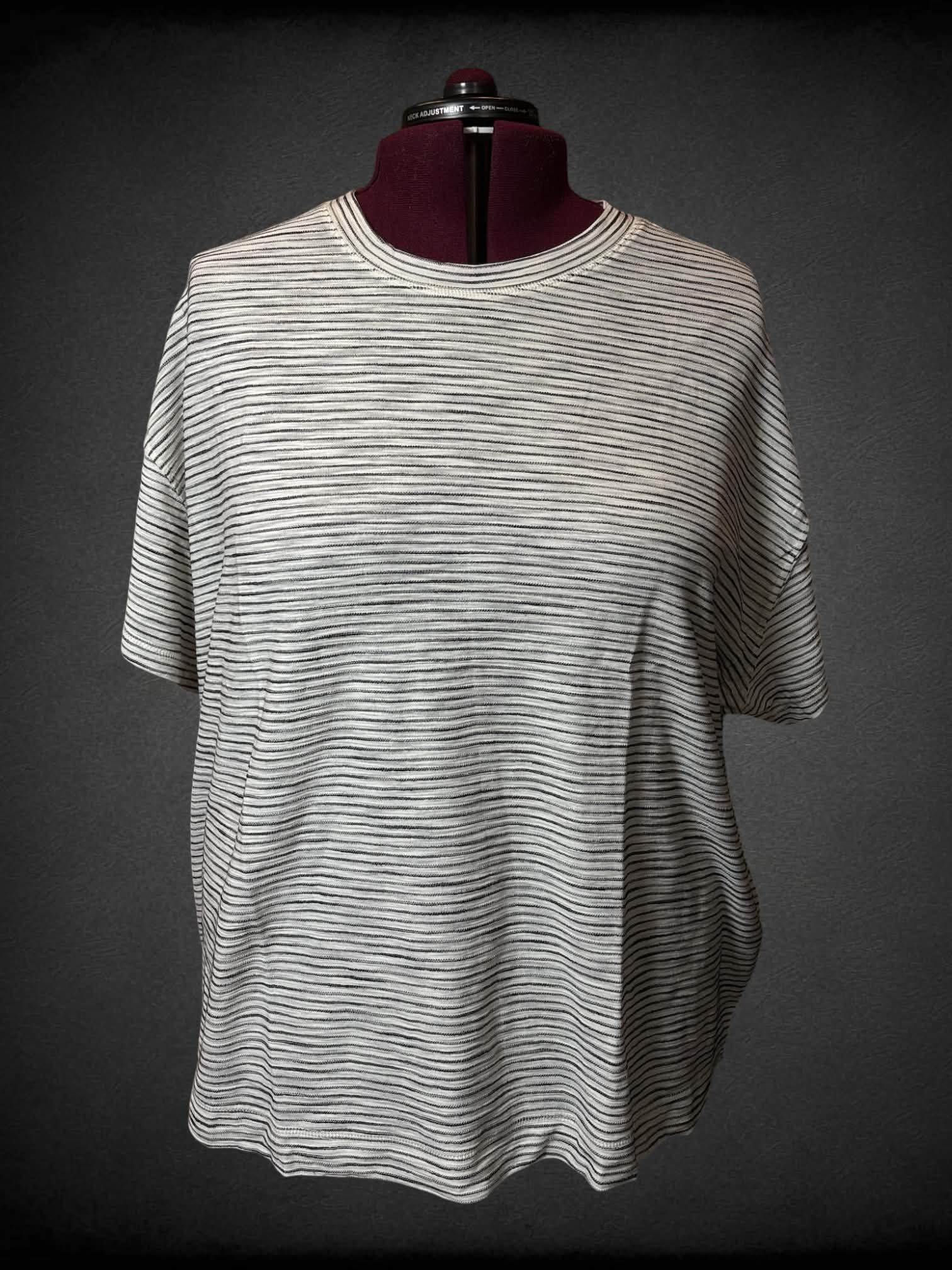 5X Old Navy NWT black & white striped t shirt