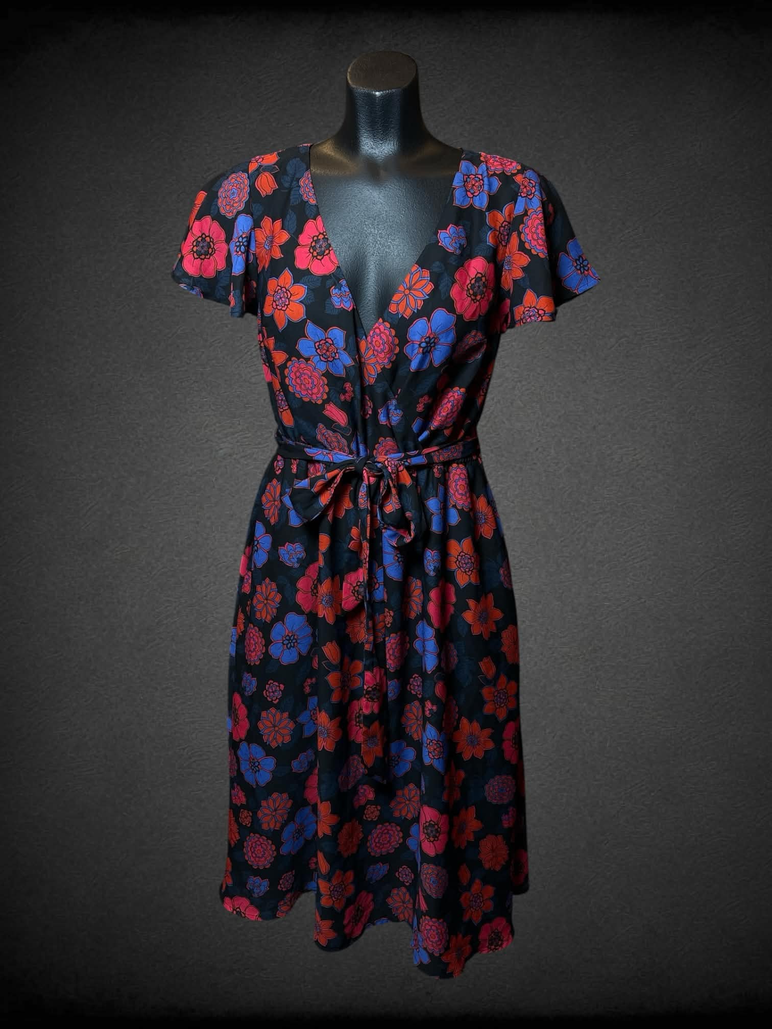 M ModCloth NWT black dress with blue & red floral pattern, and adjustable tie on waist