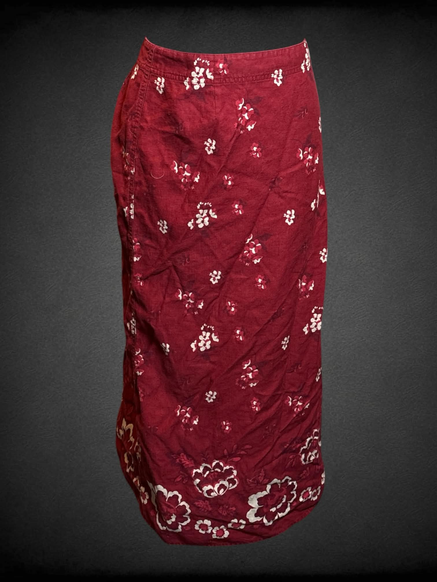 M Eddie Bauer vintage red skirt with floral pattern, and button on waist
