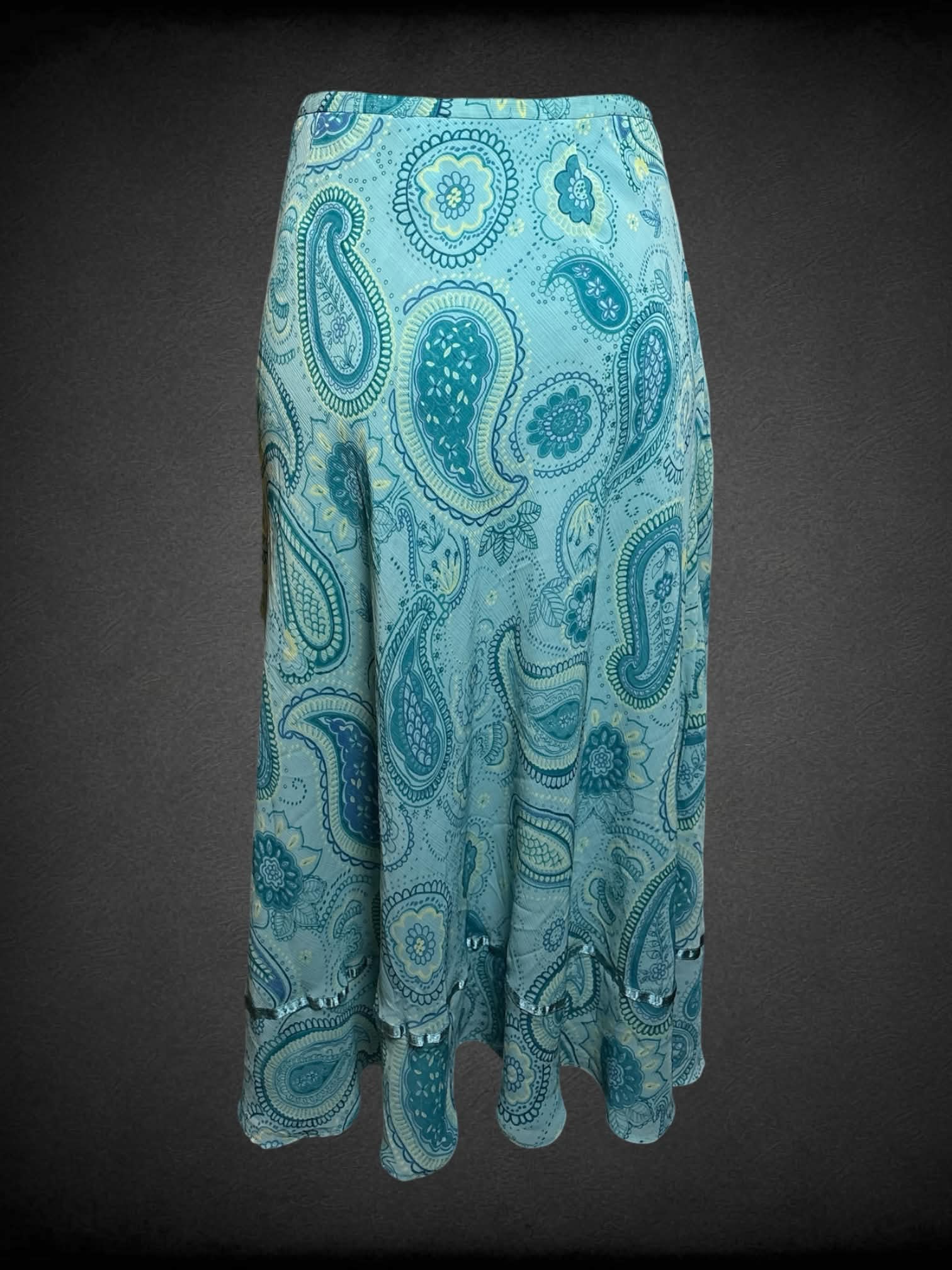 L Norton McNaughton vintage blue skirt with paisley design with zipper on side